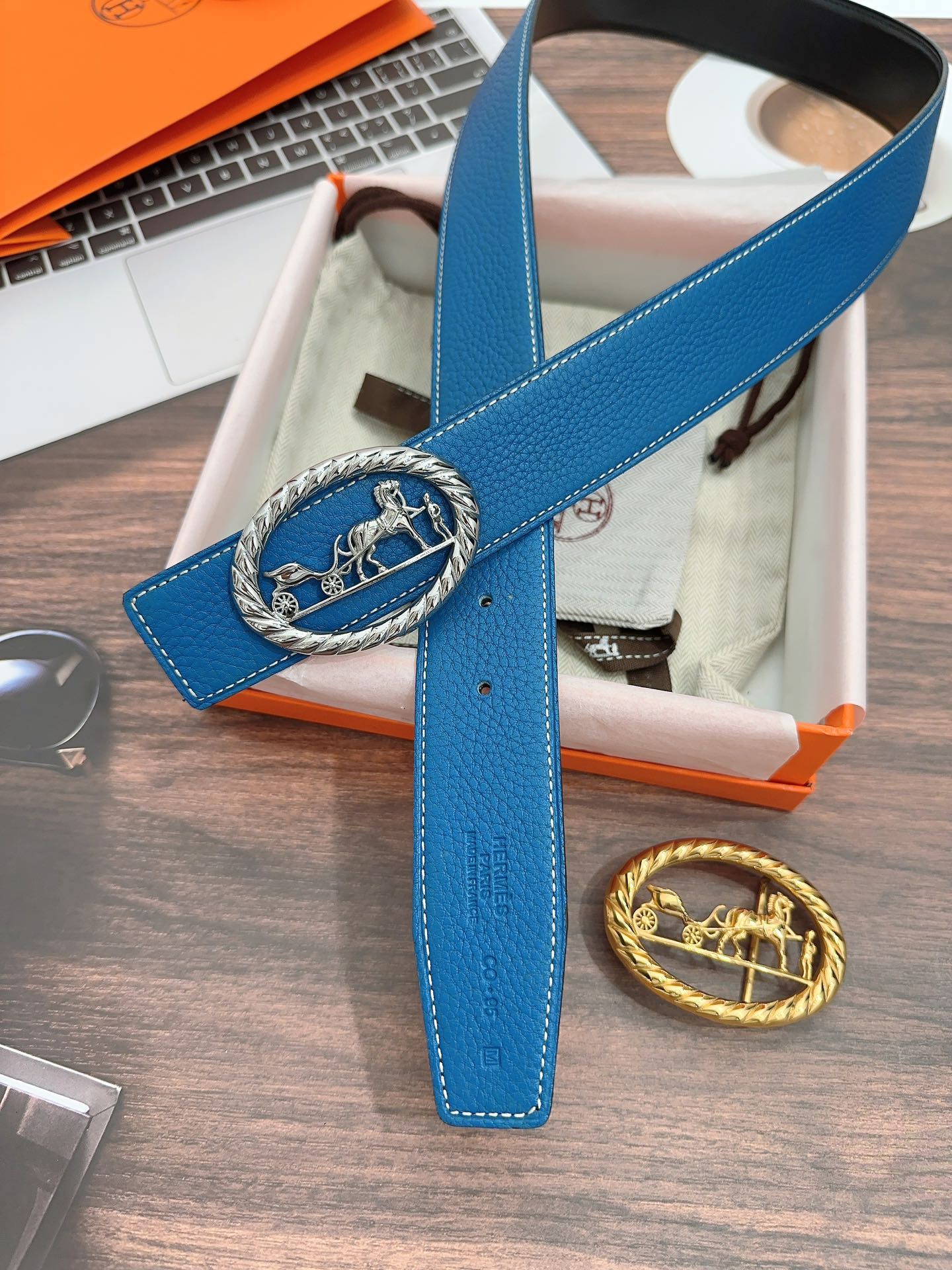 p391 Purchased a real grade Hermes, a horse-skin belt, double-headed cow skin, 3.8 cm wide - 图片 2