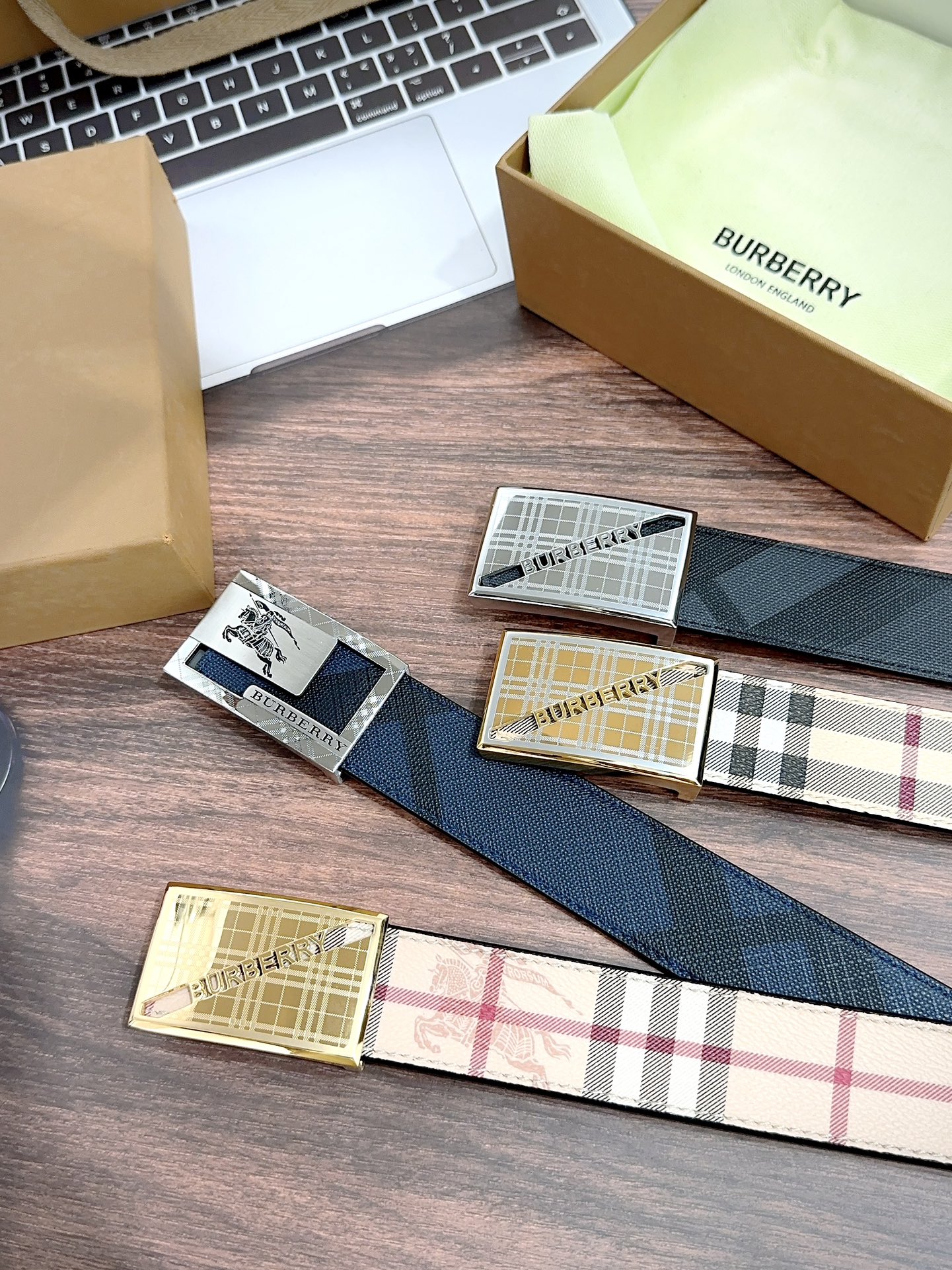[Burberry Belts]