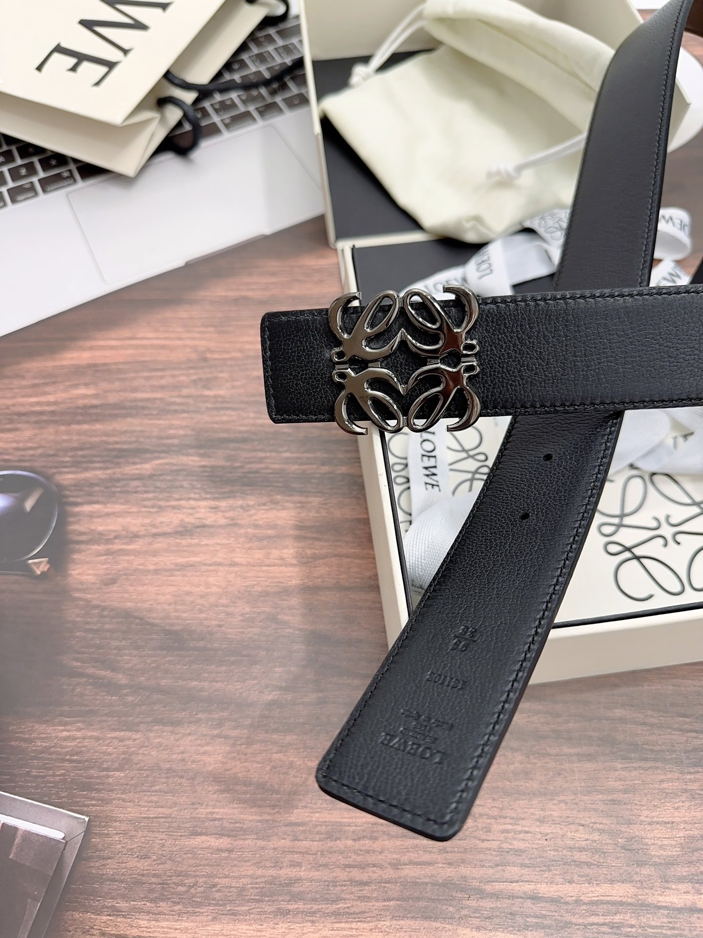 [Loewe Belts][Luo Yiwei] Width 4.0cm Exquisite craftsmanship, soft and delicat