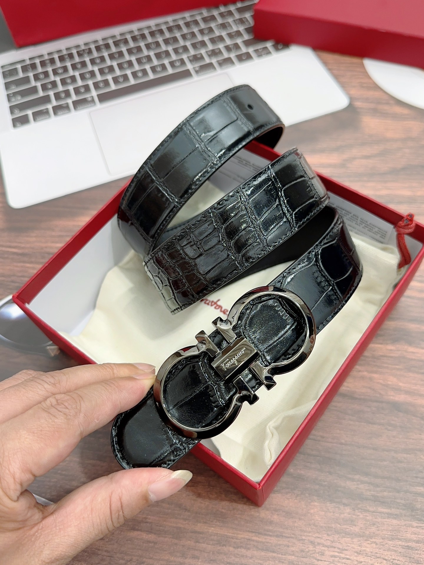  菲拉格慕 正品尺寸3.5cm 原厂皮料 商务简约大方