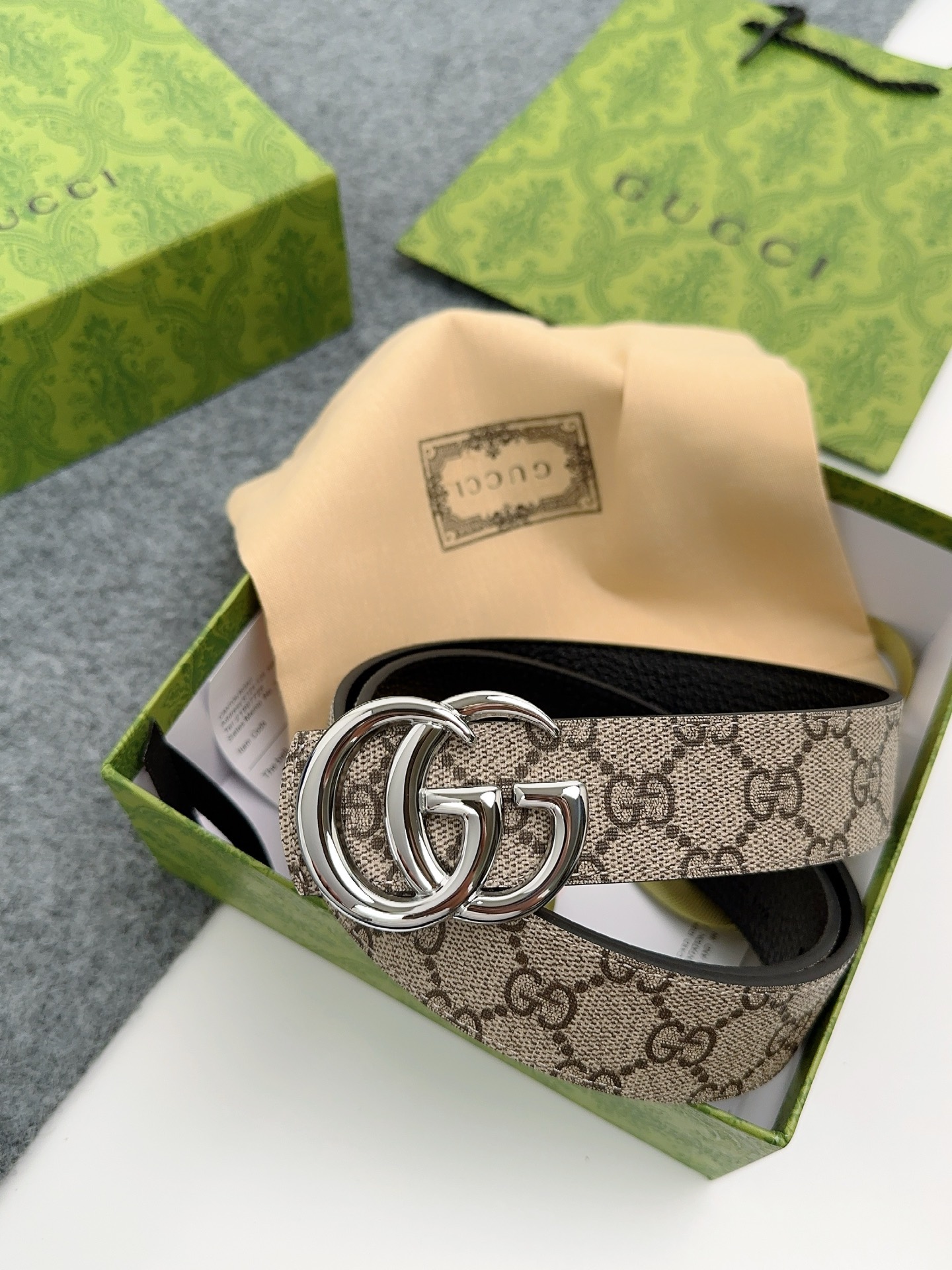 GUCCI  專櫃獨家品質35毫米 演繹時尚經典  