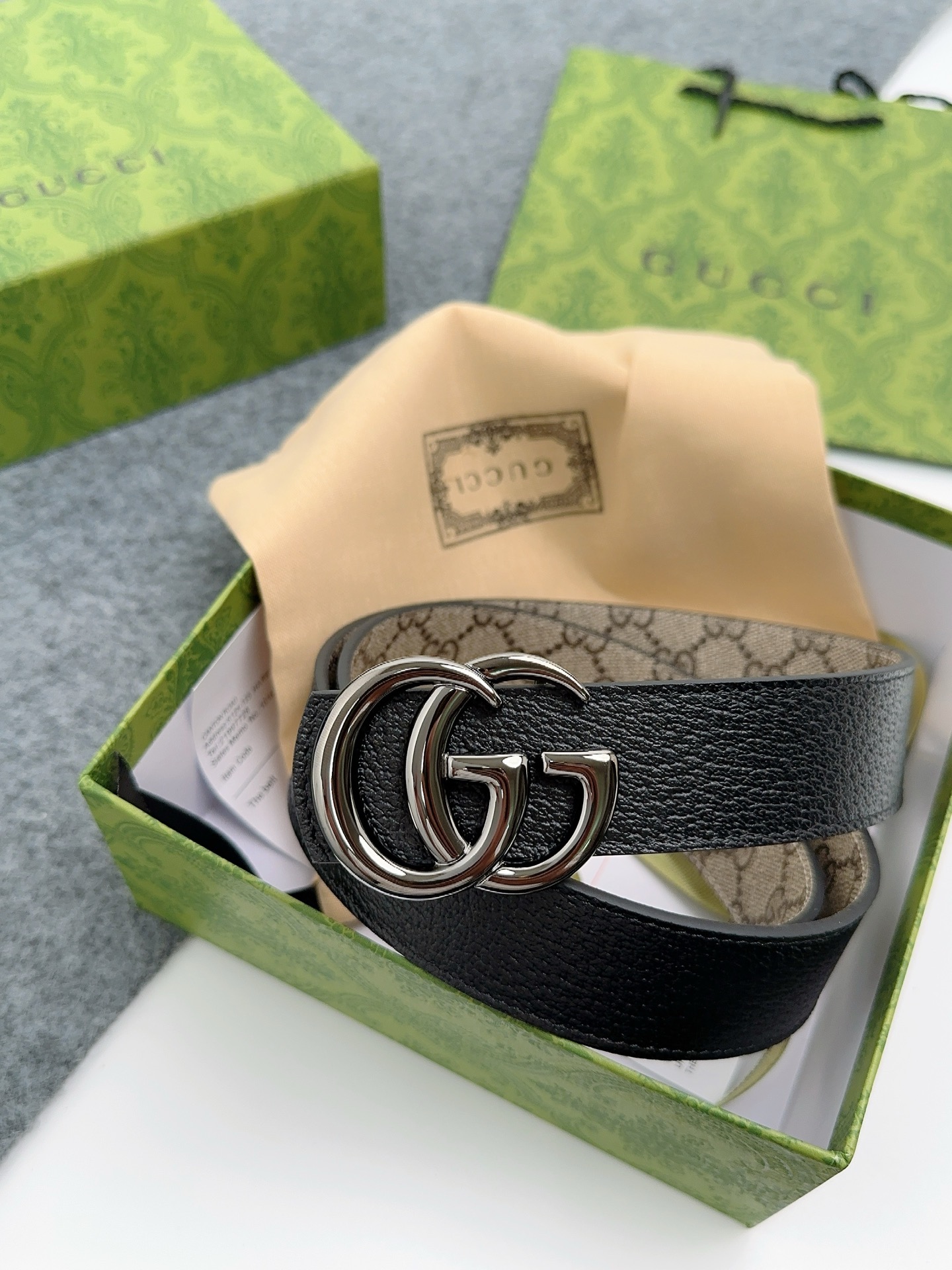 GUCCI  專櫃獨家品質35毫米 演繹時尚經典   