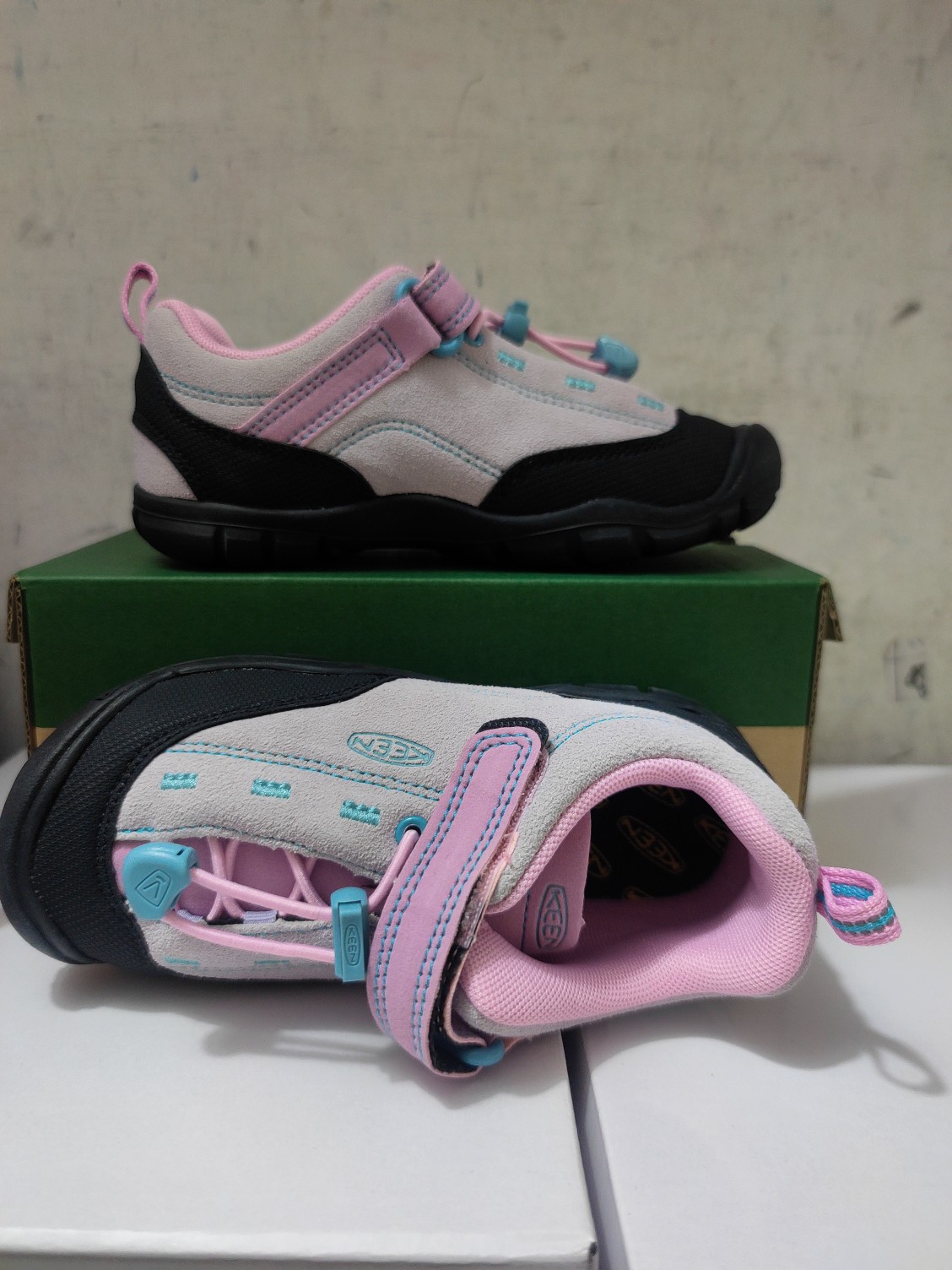 图片[3]-新色😍出 ， 编码：1029423 KEEN 登山鞋24-37 头层麂皮面料防水效果超好 高级感满满 内部搭配的也是鞋垫中的天花板欧仕莱！外出游玩穿它真的就是超级舒服的一天🙈-选品中心