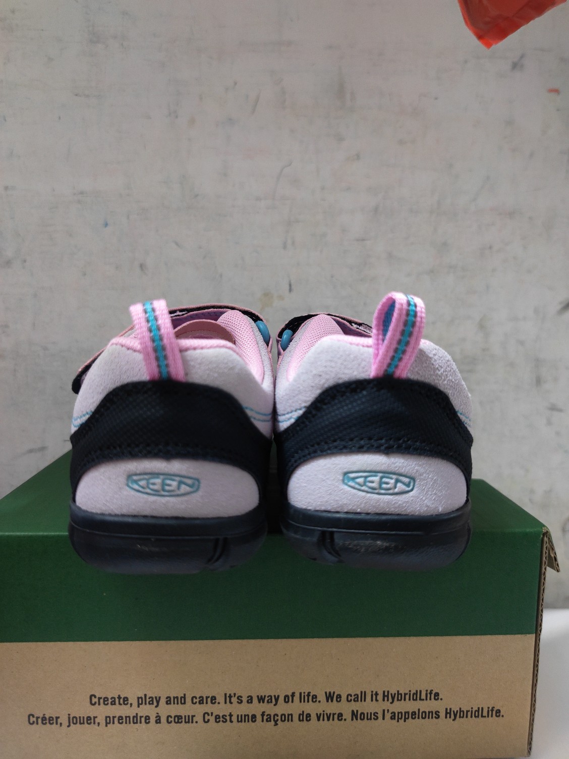 图片[5]-新色😍出 ， 编码：1029423 KEEN 登山鞋24-37 头层麂皮面料防水效果超好 高级感满满 内部搭配的也是鞋垫中的天花板欧仕莱！外出游玩穿它真的就是超级舒服的一天🙈-选品中心