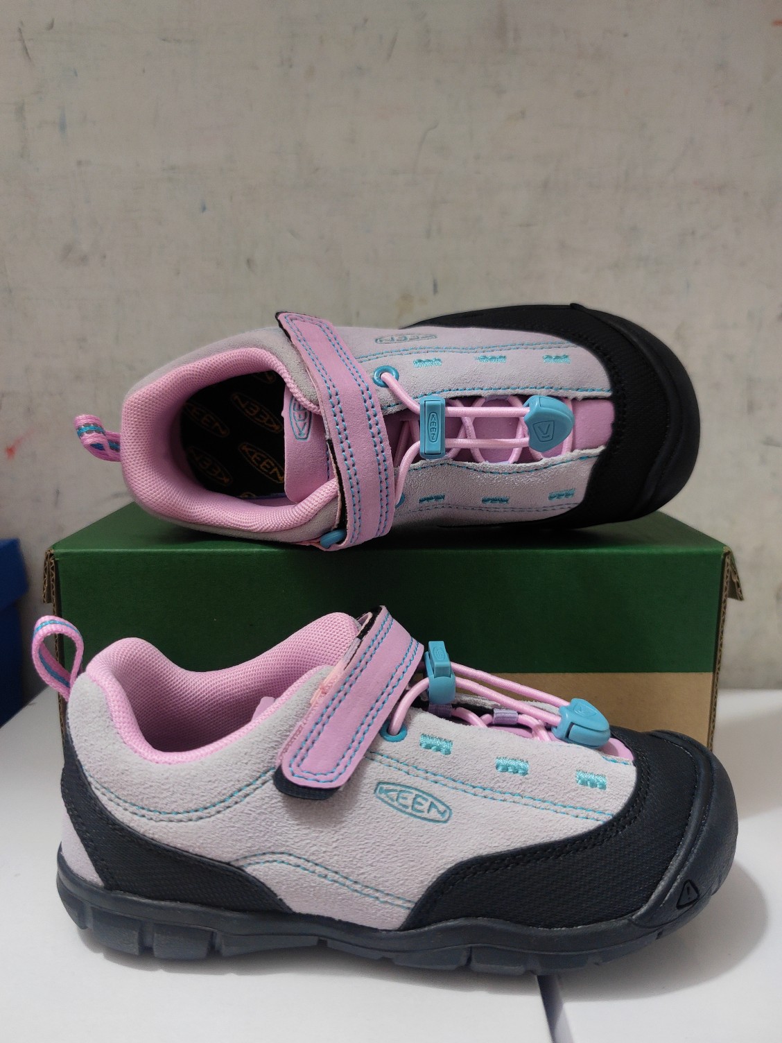 图片[4]-新色😍出 ， 编码：1029423 KEEN 登山鞋24-37 头层麂皮面料防水效果超好 高级感满满 内部搭配的也是鞋垫中的天花板欧仕莱！外出游玩穿它真的就是超级舒服的一天🙈-选品中心