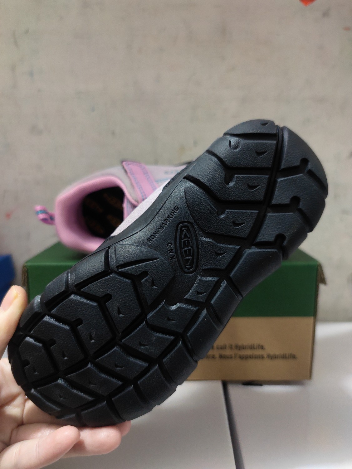 图片[9]-新色😍出 ， 编码：1029423 KEEN 登山鞋24-37 头层麂皮面料防水效果超好 高级感满满 内部搭配的也是鞋垫中的天花板欧仕莱！外出游玩穿它真的就是超级舒服的一天🙈-选品中心