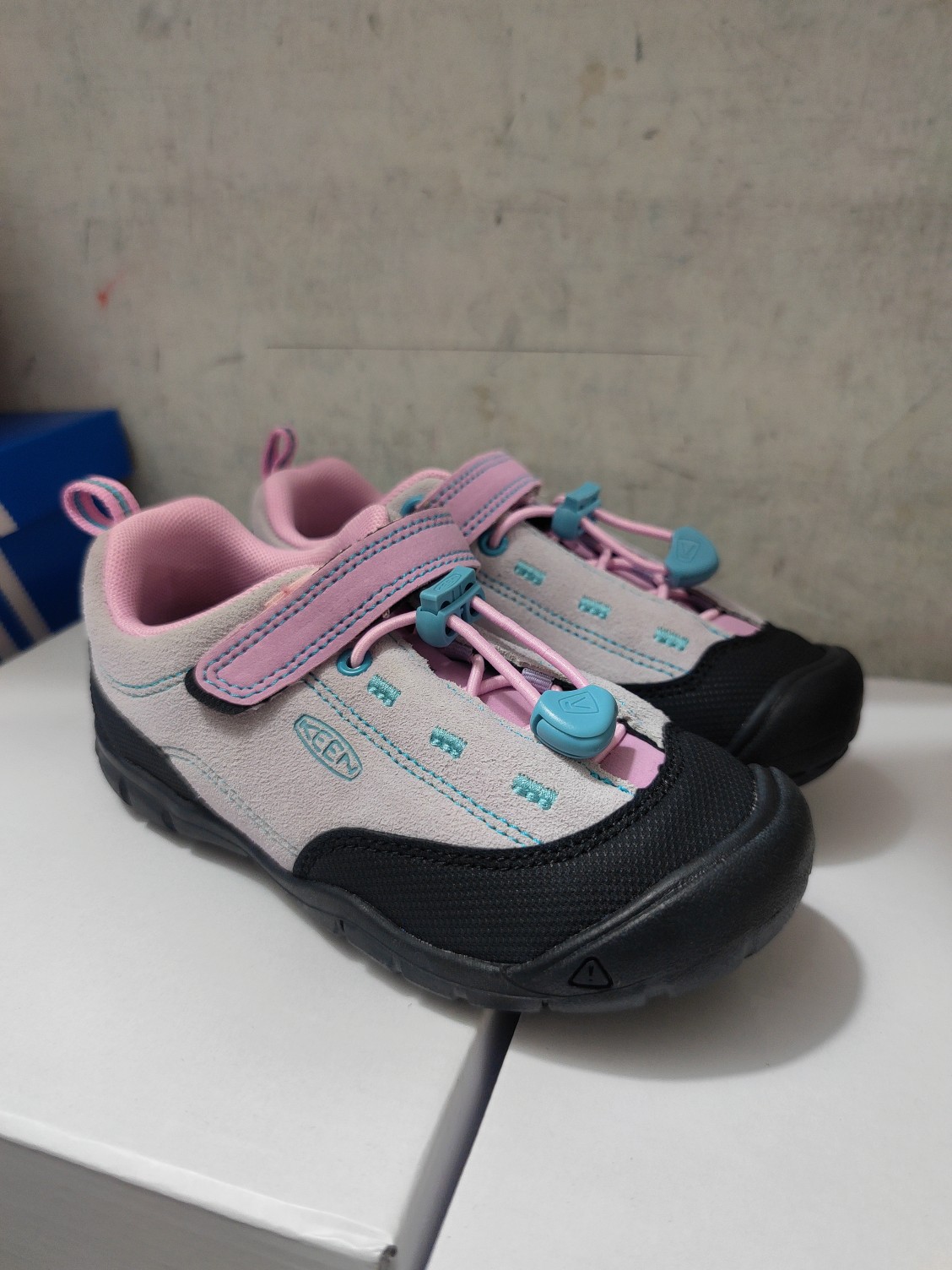 图片[8]-新色😍出 ， 编码：1029423 KEEN 登山鞋24-37 头层麂皮面料防水效果超好 高级感满满 内部搭配的也是鞋垫中的天花板欧仕莱！外出游玩穿它真的就是超级舒服的一天🙈-选品中心