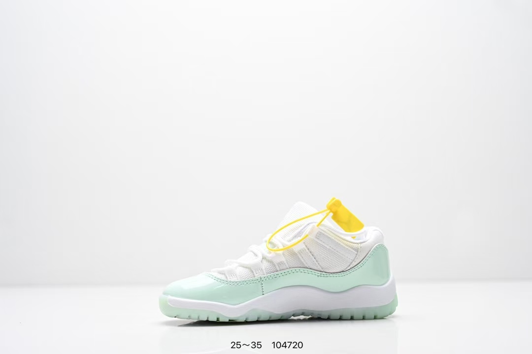 图片[6]-Jordan/乔丹 中大童学生的潮流童鞋❗️潮爹潮妈追寻的单品🎁采用贴膜牛培皮革鞋面材质，中底钢印及缜密拉帮效果❗️耐克乔丹Nike Air Jordan 11 Retro 乔丹中帮复古休闲文化篮球鞋\” 类型：童鞋 尺码：25 26 27 28 29 30 31 32 33 34 35-选品中心