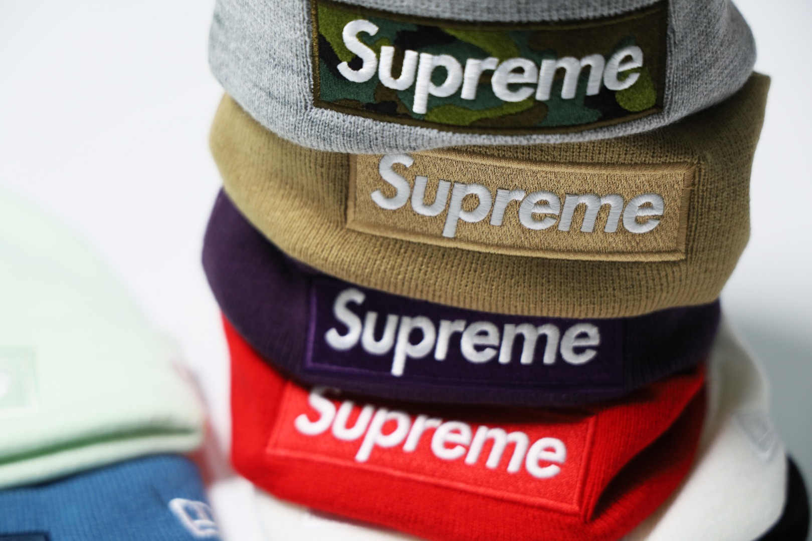100💰福利价 （编号78）
不接急单，1-3天发 
Supreme × New Era FW23 WEEK 16 Box Logo Beanie 丙烯酸 绒线帽 
男女同款 可以搭配情侣款 无水洗 保真 刺绣细节自己看  
8个配色 


