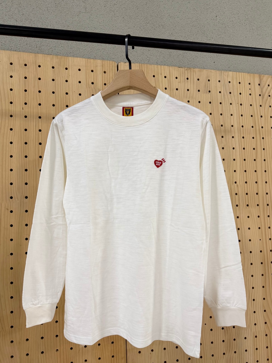 110💰特价🉐（编号78）
HUMANMADE 鸽子印花小标长袖T恤  
竹节棉面料 男女同款 胸前爱心刺绣 背后印花logo
  白色 S-XL 现货秒发