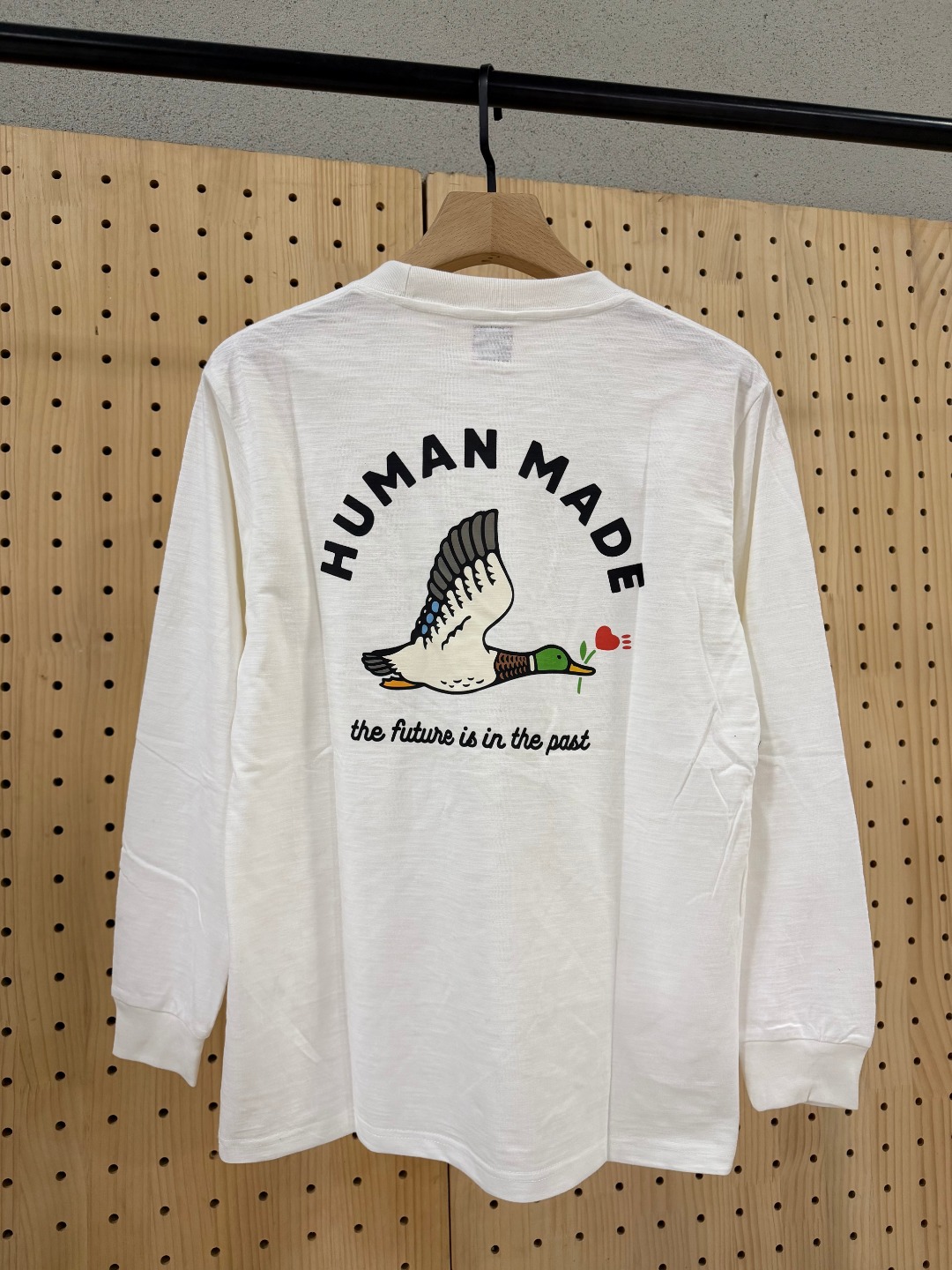 110💰特价🉐（编号78）
HUMANMADE 鸽子印花小标长袖T恤  
竹节棉面料 男女同款 胸前爱心刺绣 背后印花logo
  白色 S-XL 现货秒发