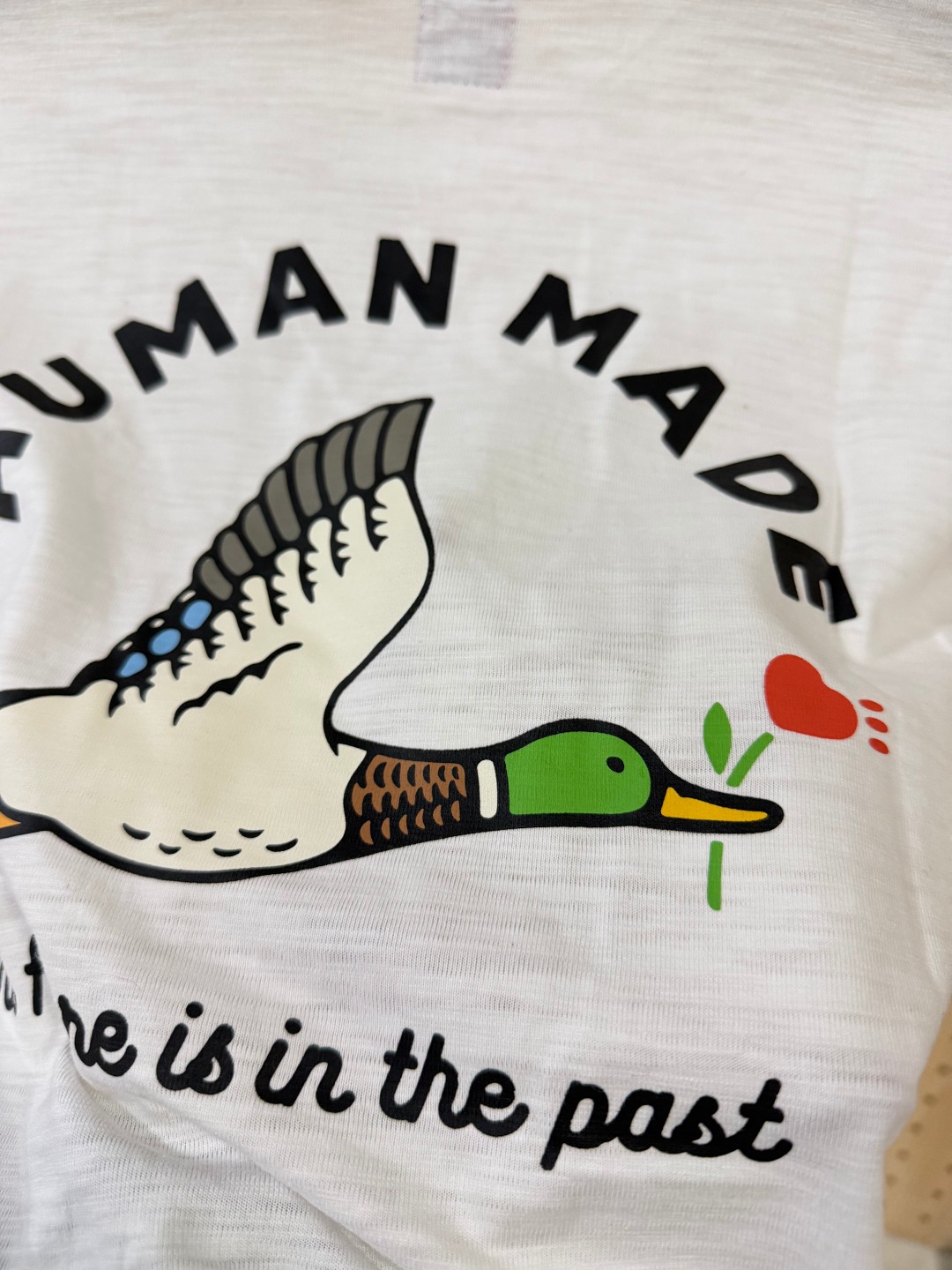 110💰特价🉐（编号78）
HUMANMADE 鸽子印花小标长袖T恤  
竹节棉面料 男女同款 胸前爱心刺绣 背后印花logo
  白色 S-XL 现货秒发