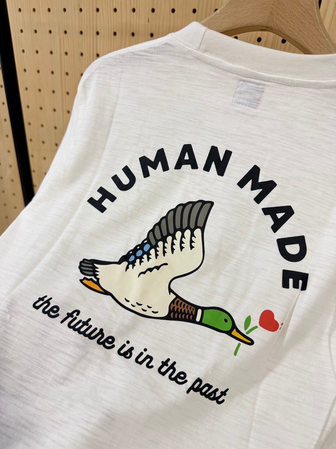 110💰特价🉐（编号78）
HUMANMADE 鸽子印花小标长袖T恤  
竹节棉面料 男女同款 胸前爱心刺绣 背后印花logo
  白色 S-XL 现货秒发