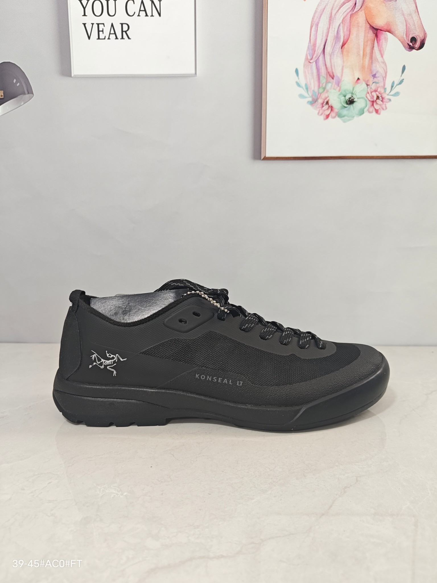 💰130
Arcteryx KONSEAL LT W 始祖鸟 此款鞋采用近几年比较流行的版型设计,外观时尚大气,鞋底采用耐磨的材质,穿上它,让您在平时生活和工作中都会感觉到舒适的体验 065369 273749
货号:X000006937BLACK
码数:39 40 41 42 43 44 45
编号:2511