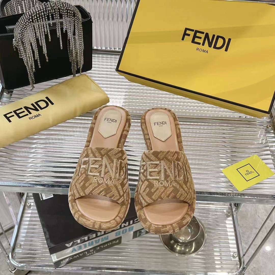Fendi Women's FF Logo Platform Slide Sandals Luxury Designer Shoes 3 i1740933219225 2278 0 0