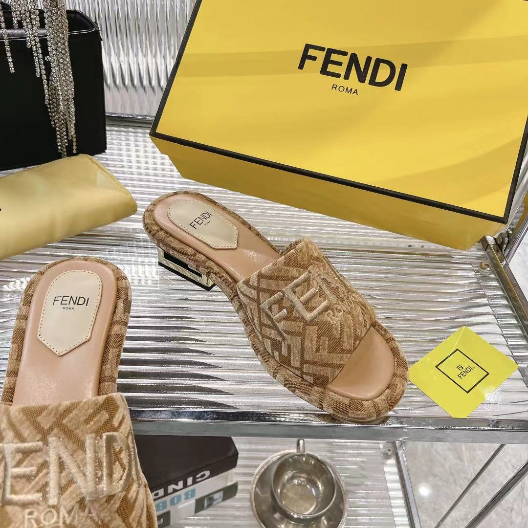 Fendi Women's FF Logo Platform Slide Sandals Luxury Designer Shoes 6 i1740933219225 9711 0 4