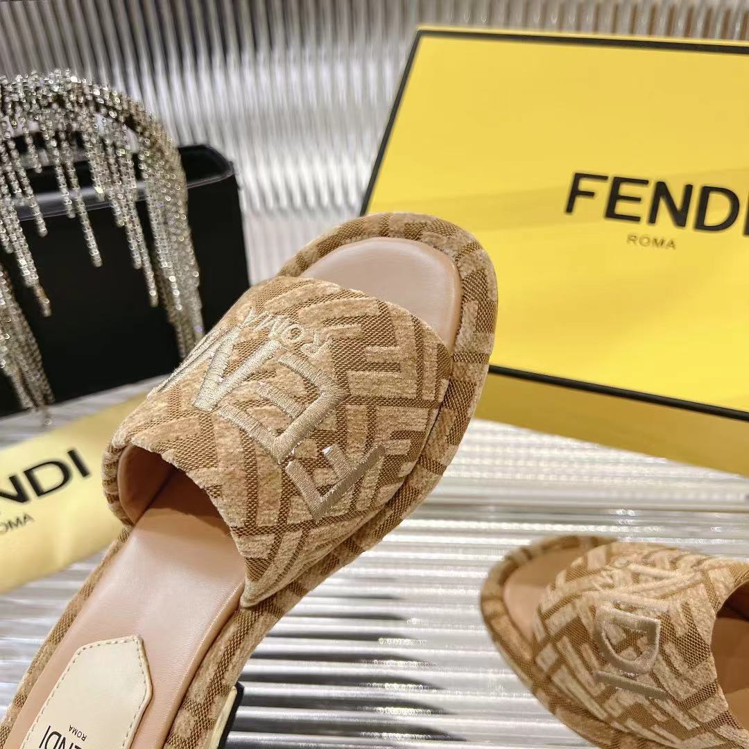 Fendi Women's FF Logo Platform Slide Sandals Luxury Designer Shoes 9 i1740933219826 9883 0 7