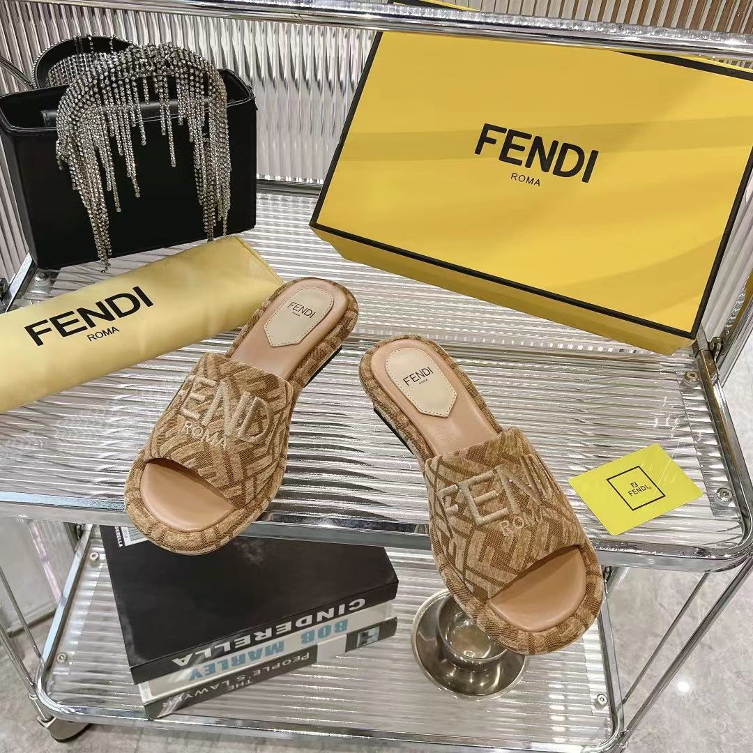 Fendi Women's FF Logo Platform Slide Sandals Luxury Designer Shoes 5 i1740933219828 6917 0 2