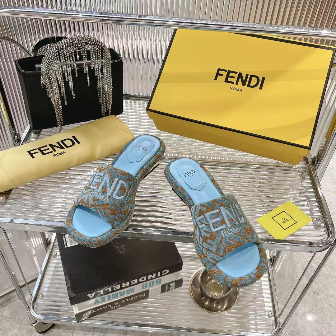 Fendi Roma Platform Slides: Stylish, Comfortable, and Uniquely Designed 4 i1740933310310 7217 0 1