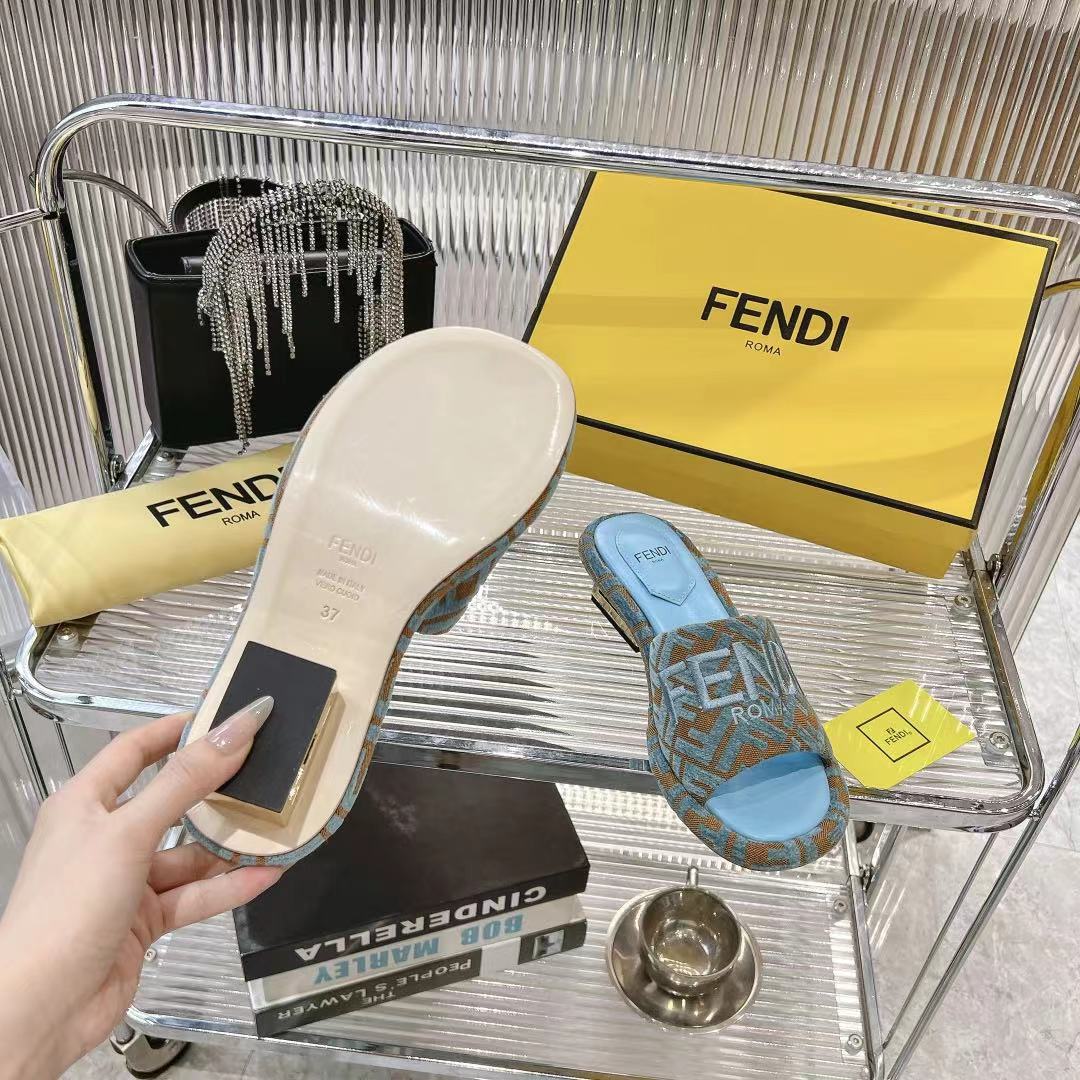 Fendi Roma Platform Slides: Stylish, Comfortable, and Uniquely Designed 8 i1740933311374 2377 0 6
