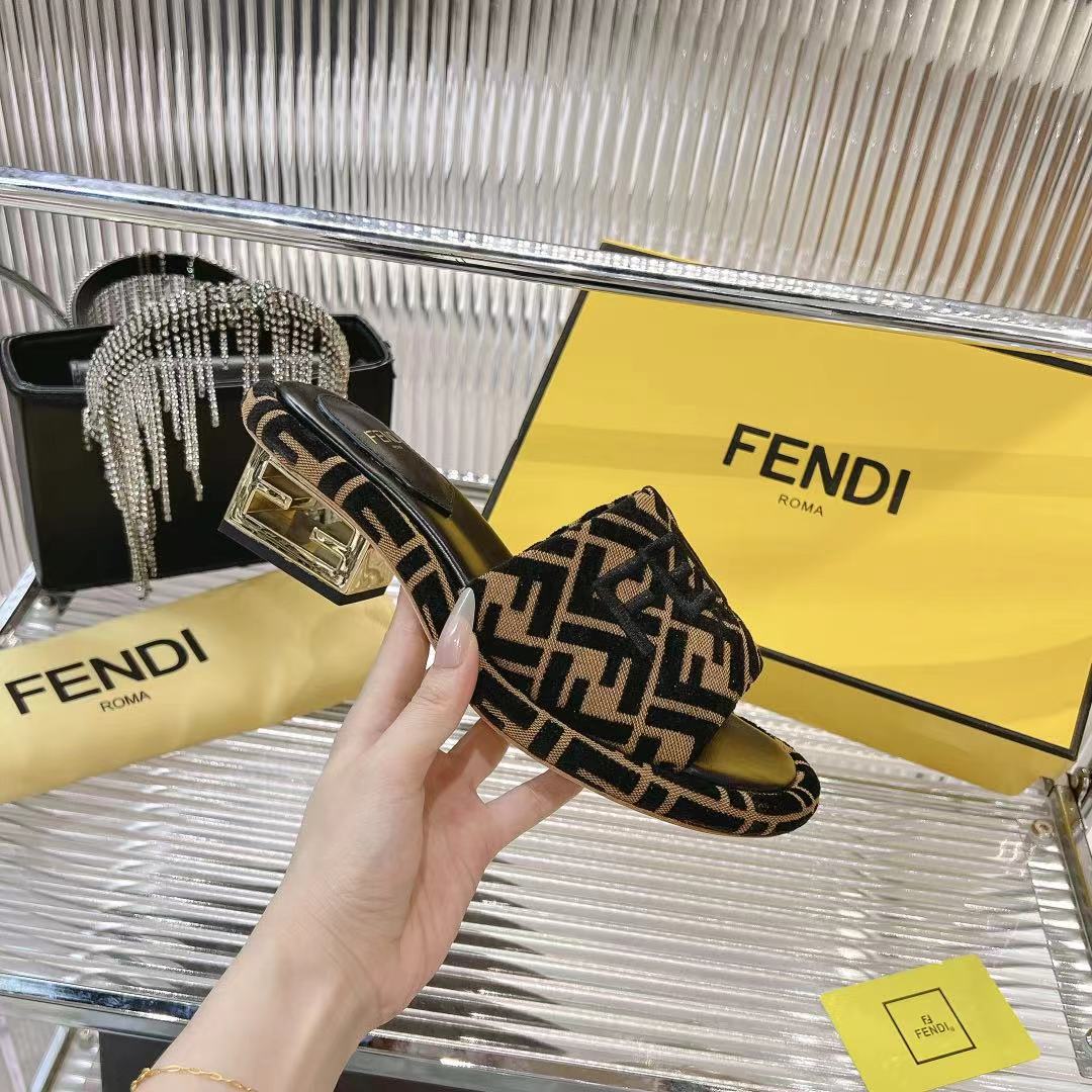 Fendi Women's FF Platform Slides, Brown and Black, Comfortable and Stylish 7 i1740933394973 6418 0 5