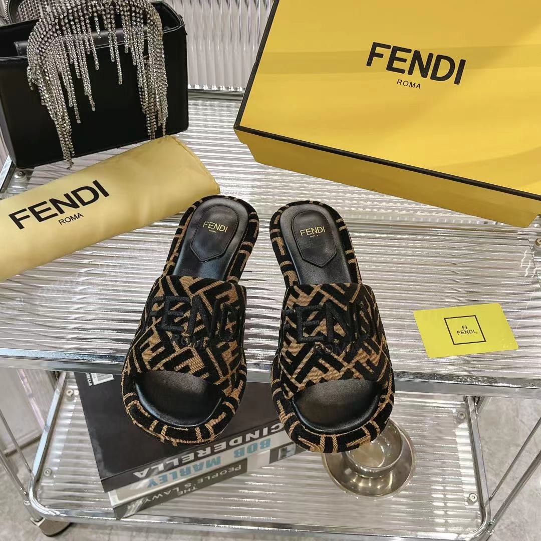 Fendi Women's FF Platform Slides, Brown and Black, Comfortable and Stylish 4 i1740933395637 6244 0 1
