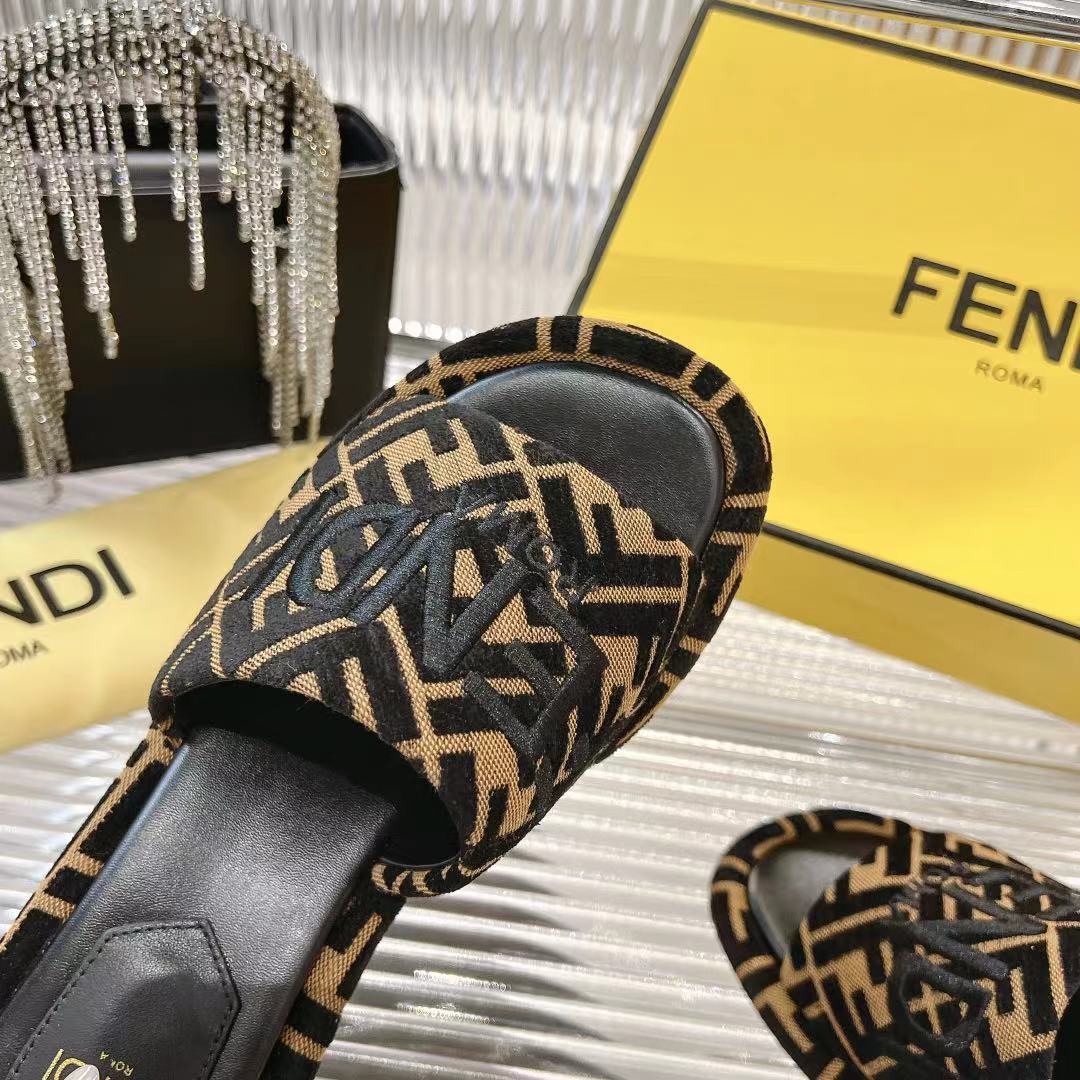 Fendi Women's FF Platform Slides, Brown and Black, Comfortable and Stylish 9 i1740933395637 8102 0 7