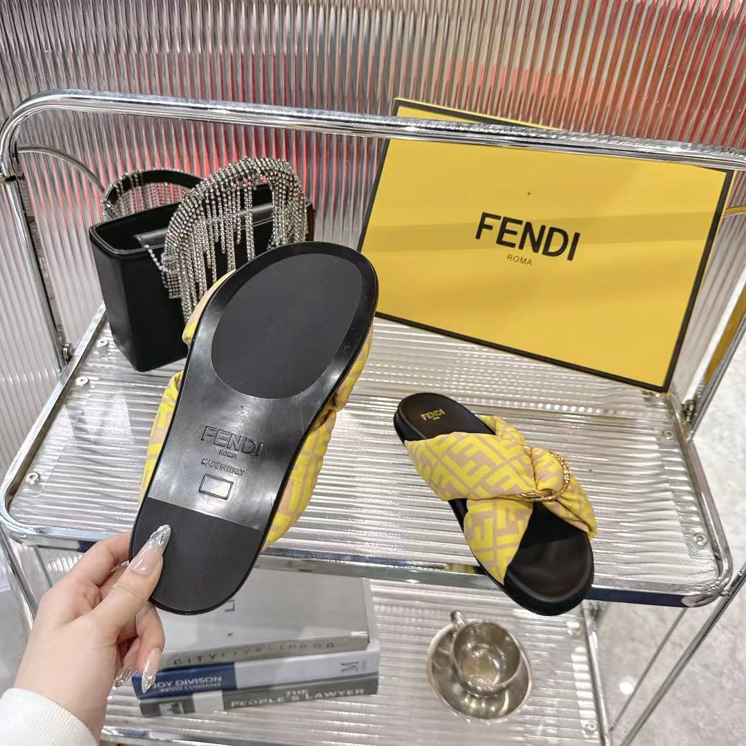 Fendi FF Flat Leather Sandals - Comfortable and Stylish Summer Essential 10 i1742410268489 6487 0 8