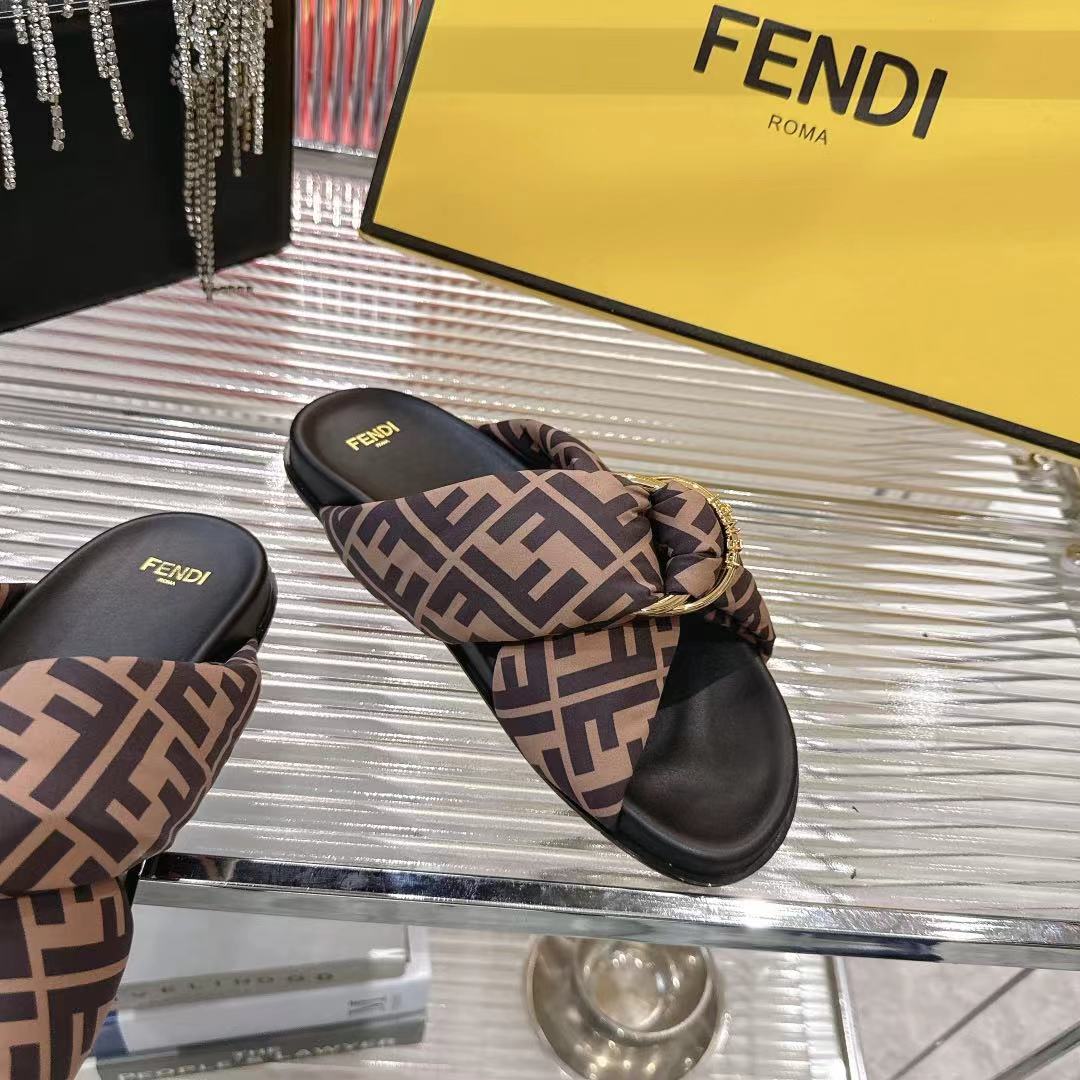 Fendi FF-Motif Flat Slides in Lambskin Leather - Comfortable & Stylish 7 i1742410371928 2577 0 5