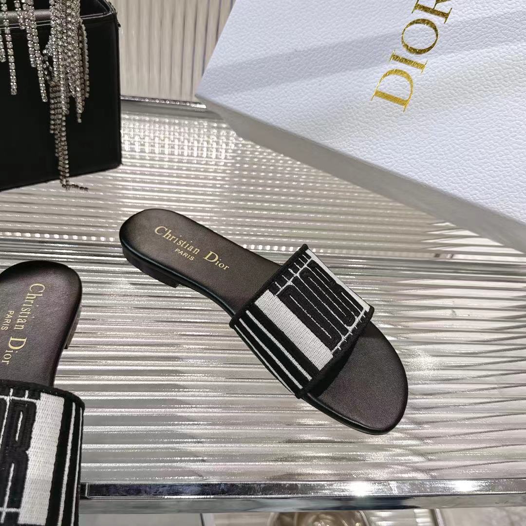 Dior Miss Dior Slides: Elegant Embroidered Logo Sandals for Women 7 i1742442204735 1471 0 5