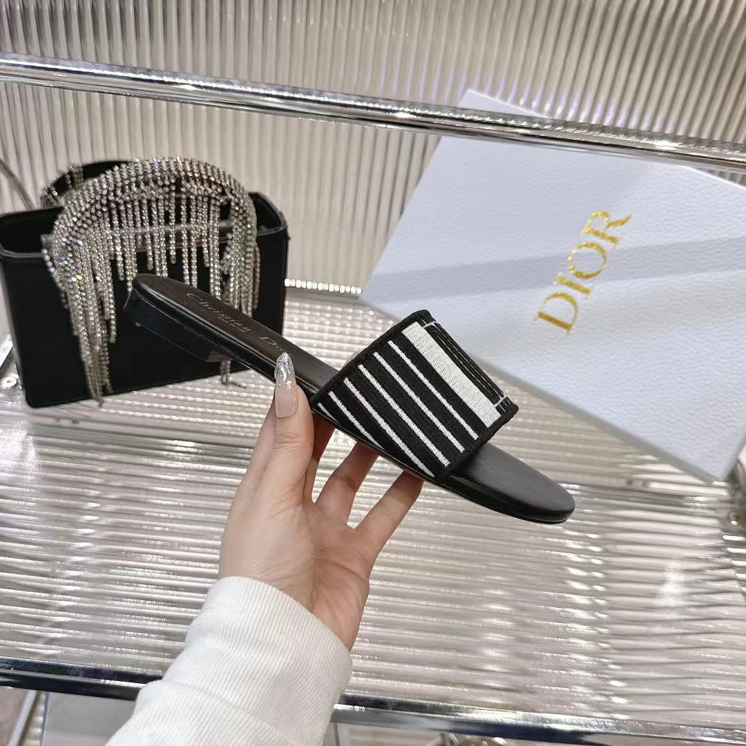 Dior Miss Dior Slides: Elegant Embroidered Logo Sandals for Women 6 i1742442204736 2578 0 4