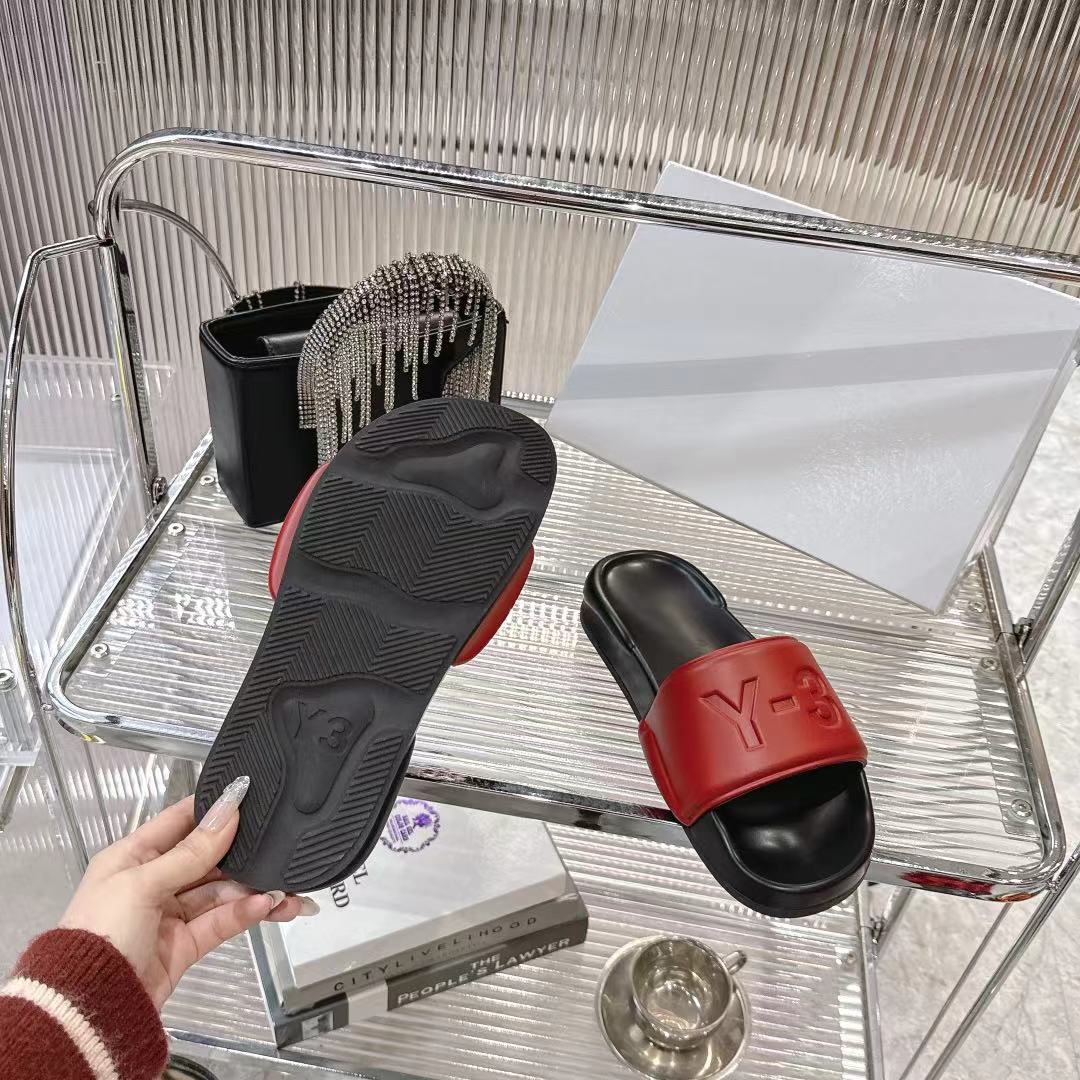 New $252 Y-3 Early Spring Slippers: Luxurious Black, Green, Red, White. - 图片 9