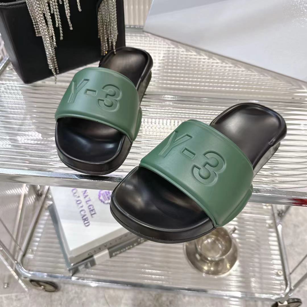 Luxurious Y-3 Slippers: New $252 Early Spring Offer in Various Colors - 图片 6