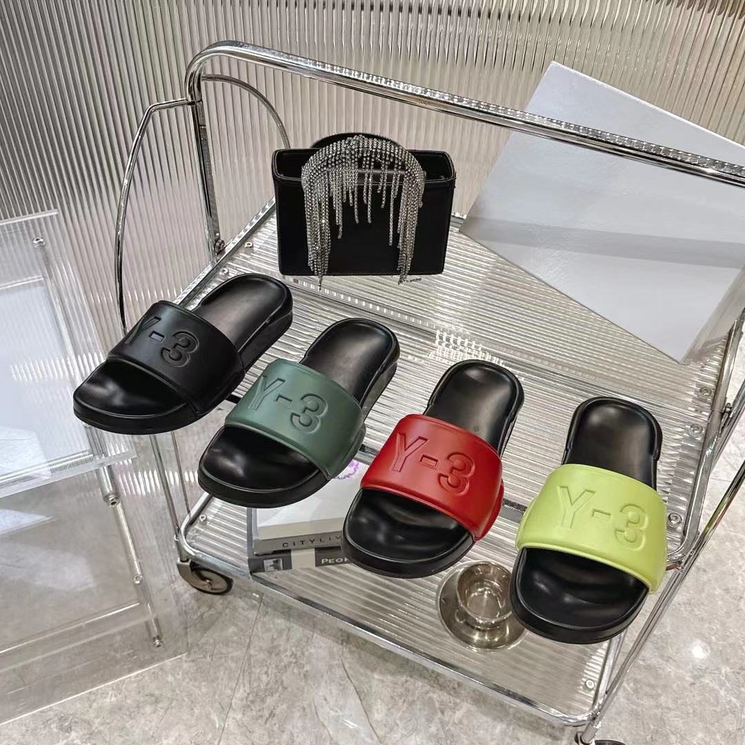 Luxurious Y-3 Slippers: New $252 Early Spring Offer in Various Colors - 图片 8