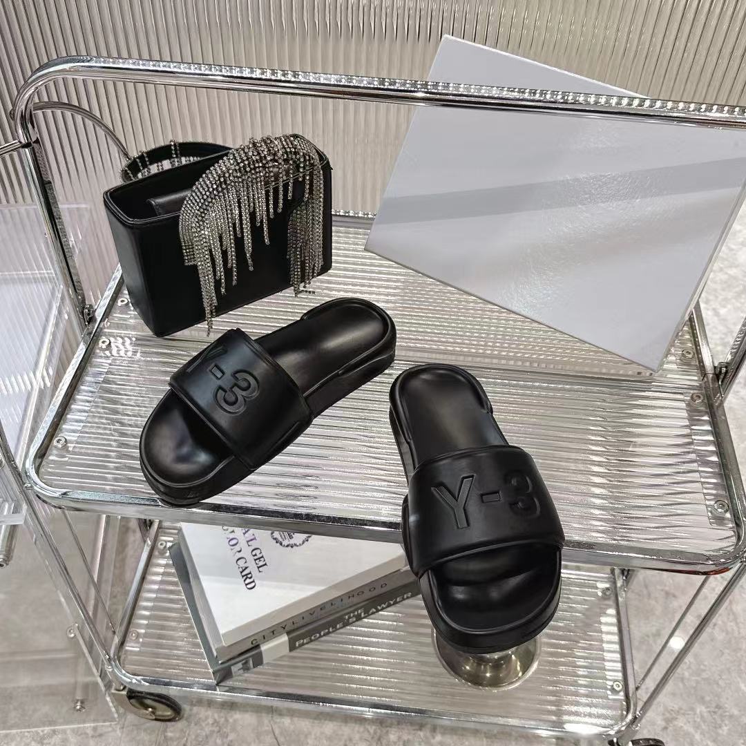 New $252 Y-3 Early Spring Slippers: Luxurious Black, Green, Red, White. - 图片 2