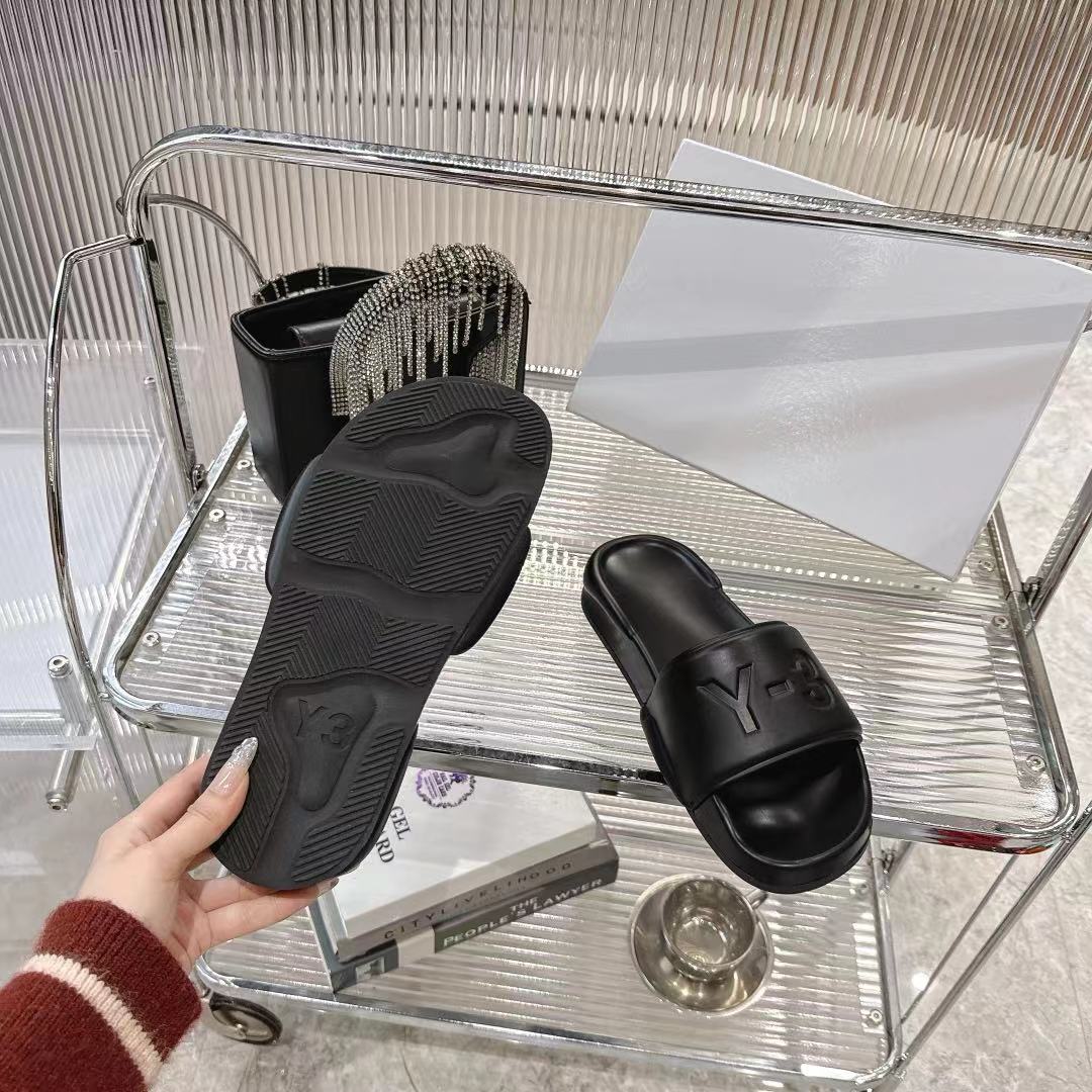New $252 Y-3 Early Spring Slippers: Luxurious Black, Green, Red, White. - 图片 9