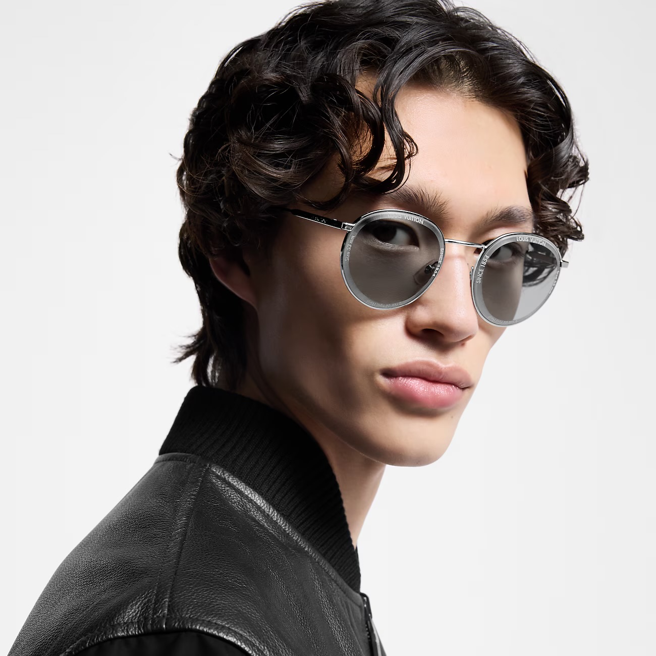  LOUIS VUITTO*
MODEL：Z2608U
SIZE：52口21-145

