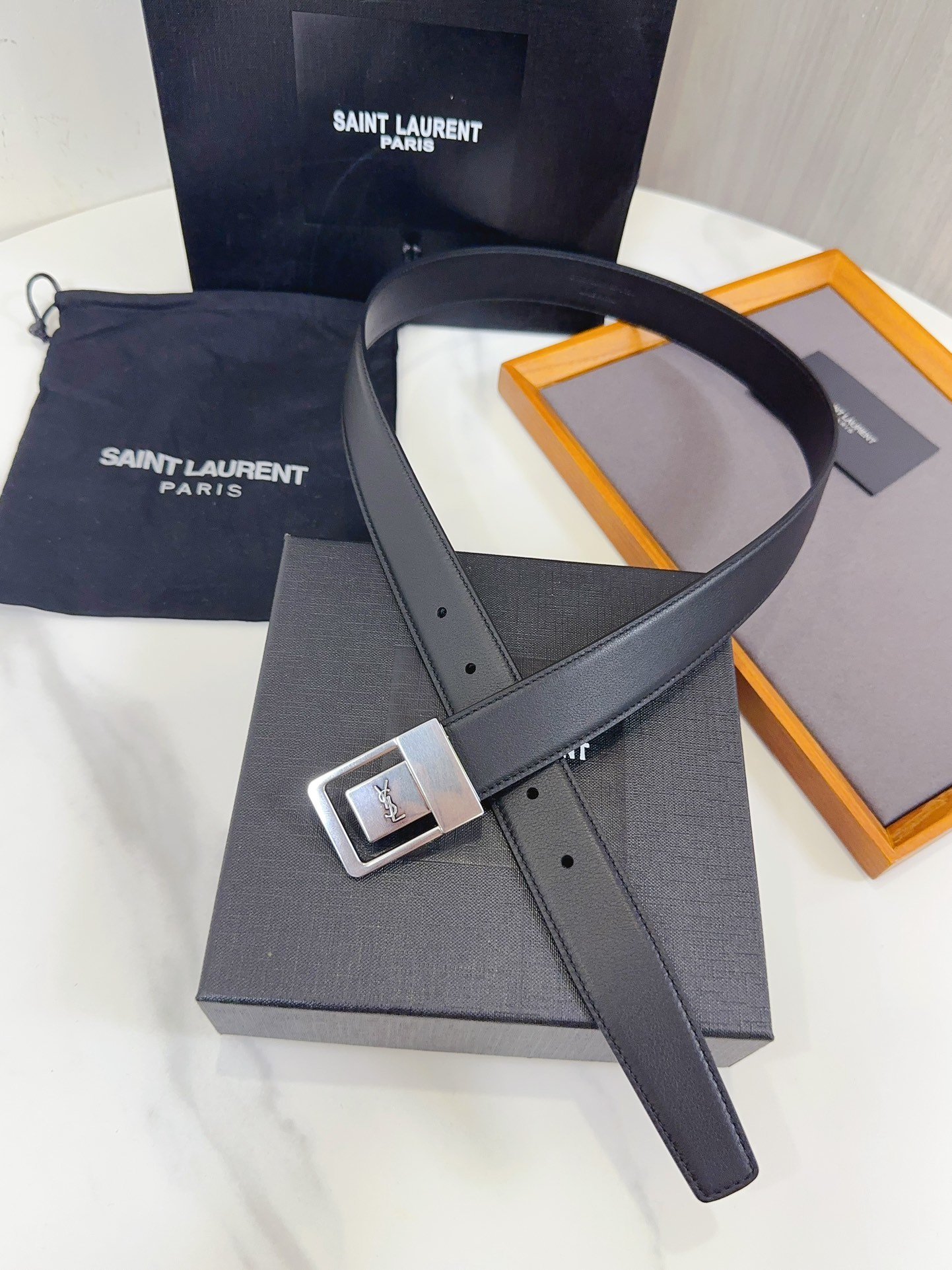 2023 Saint Laurent 圣罗兰女士腰带皮带 原厂精密电渡扣头，意大利原厂皮，宽2.5cm，代购级