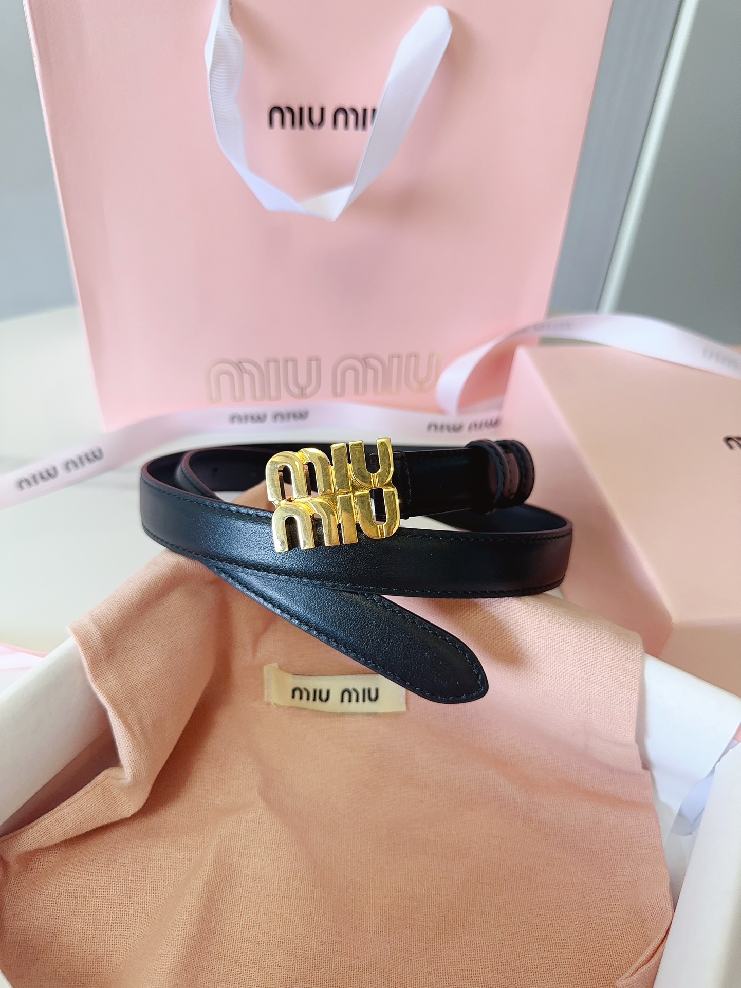 [Miu Miu Belts]Miumiu counter new styleThis calfskin belt is ideal for enha