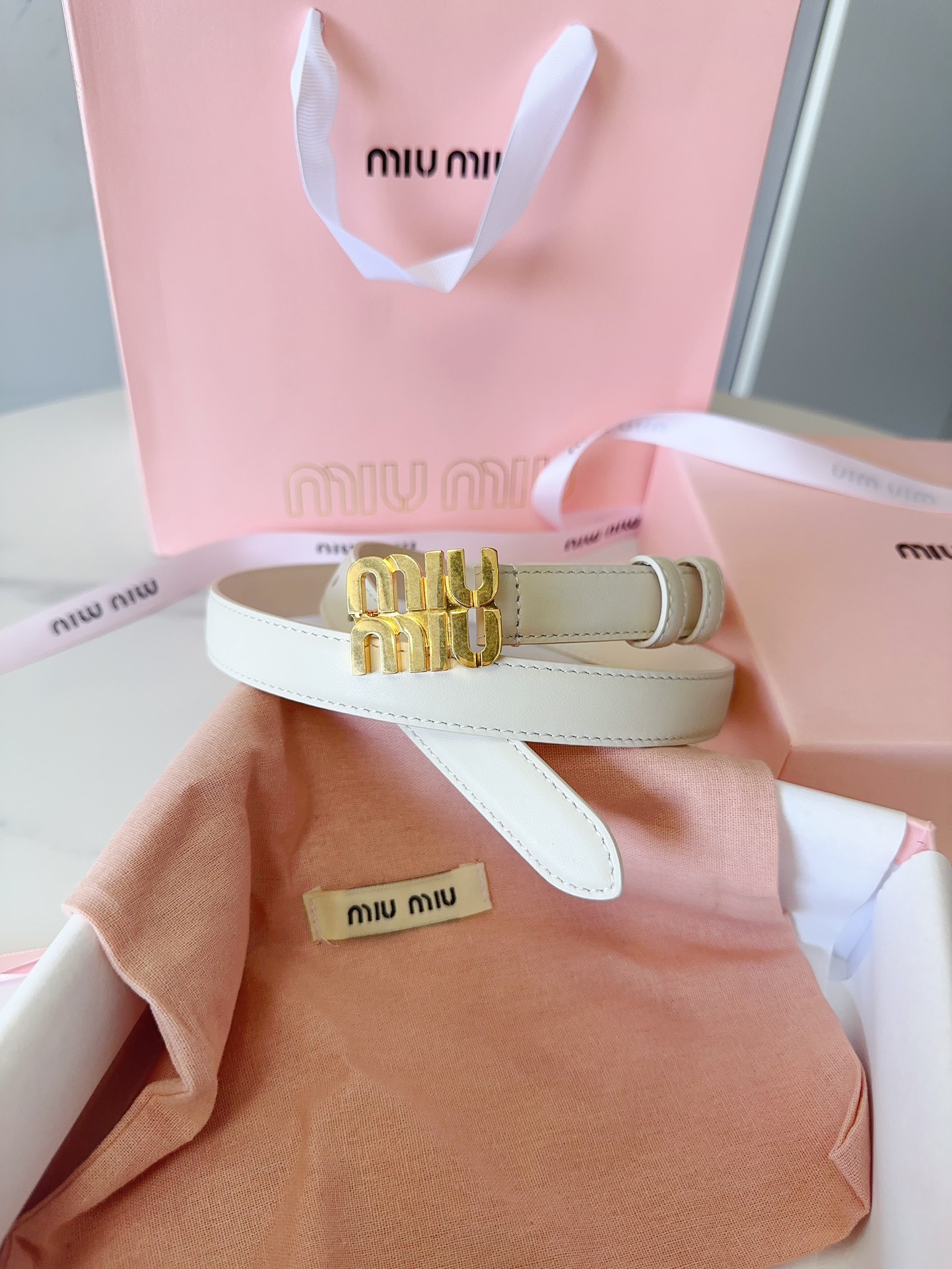 [Miu Miu Belts]Miumiu counter new styleThis calfskin belt is ideal for enha