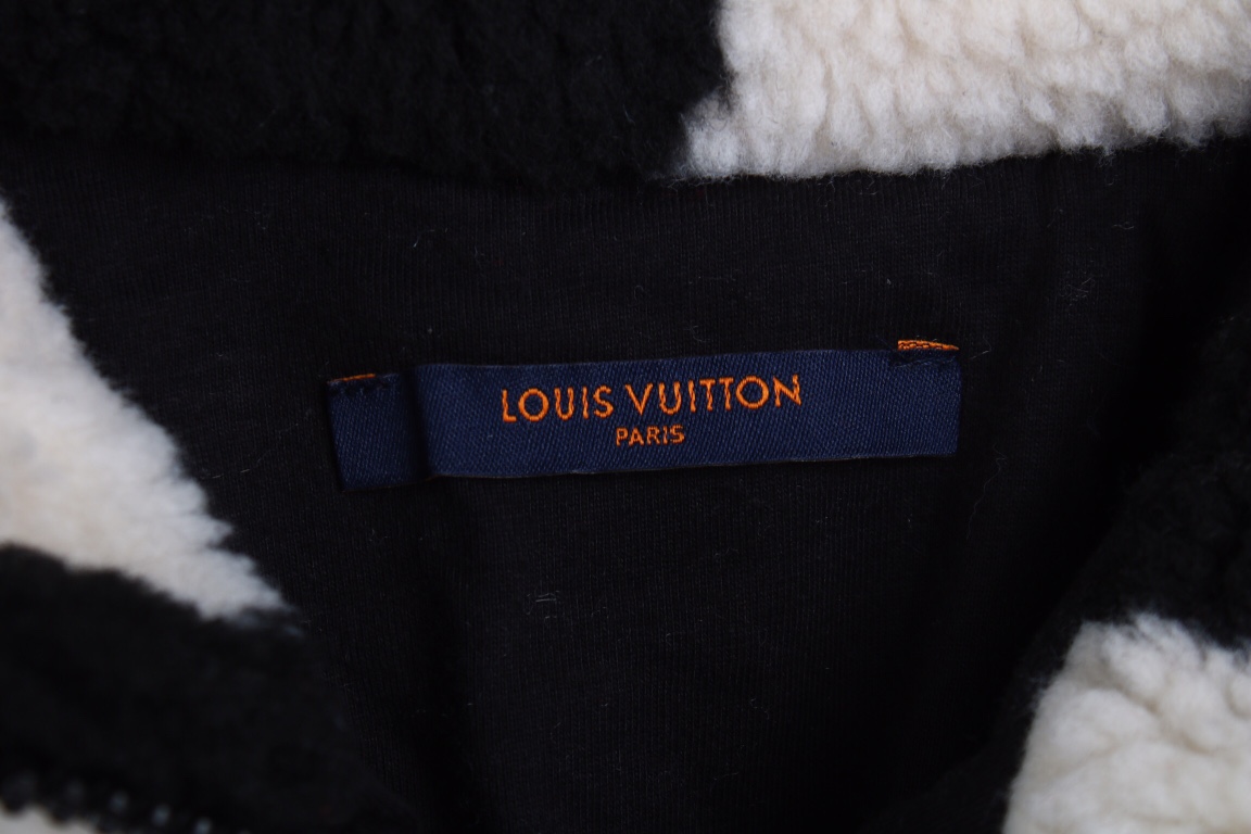 louis vuitton 联名nigo棋盘格羊羔绒夹克 3