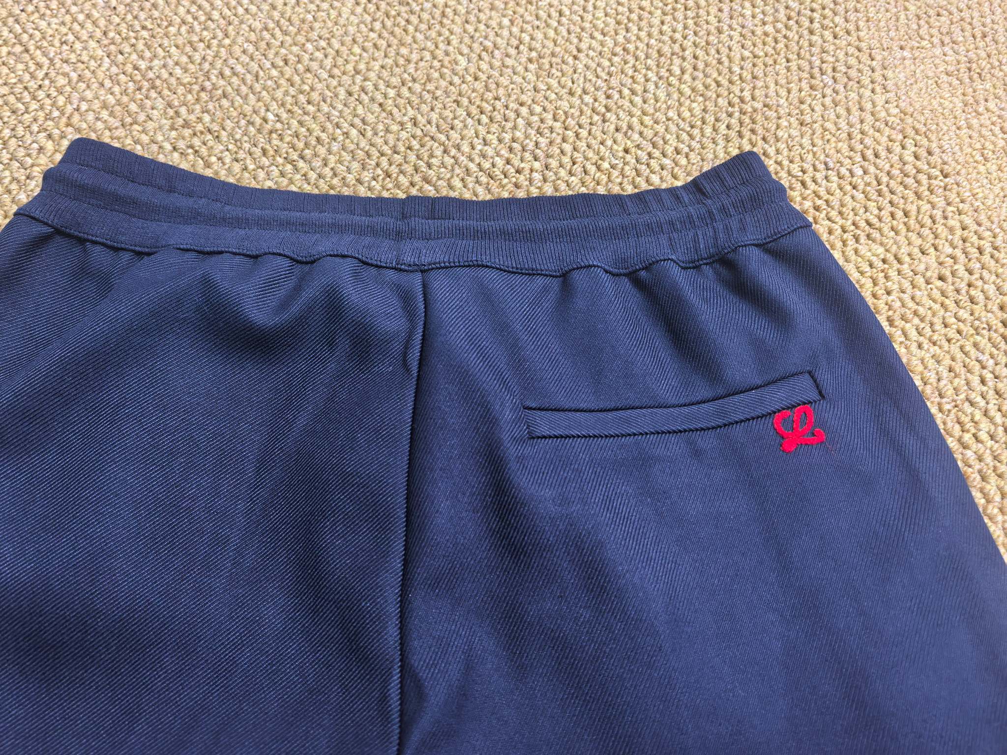 Loewe 上衣 裤子250 Loewe 罗意威 SS26 早春新品 撞色搭配标识刺绣直筒休闲长裤