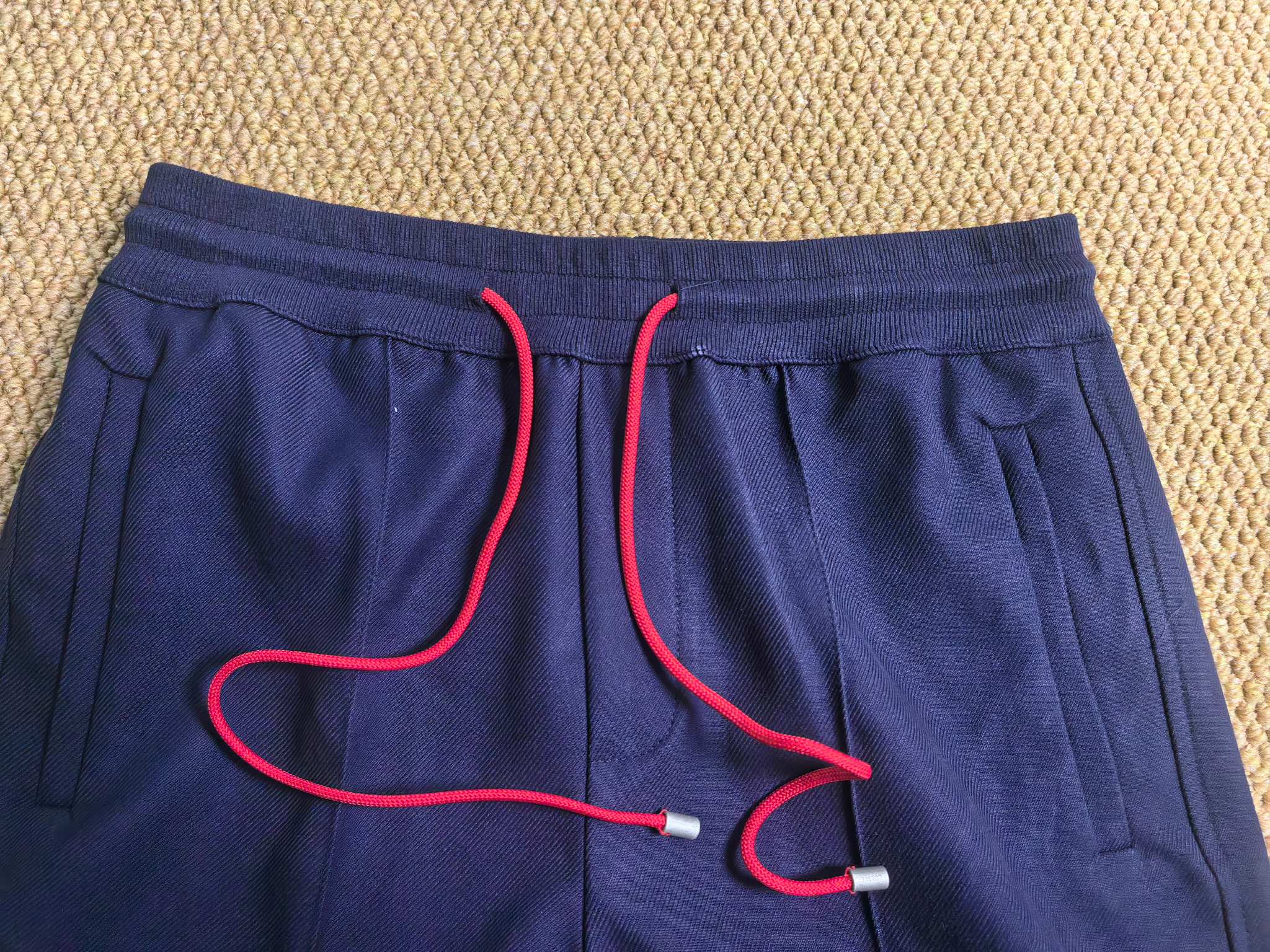 Loewe 上衣 裤子250 Loewe 罗意威 SS26 早春新品 撞色搭配标识刺绣直筒休闲长裤