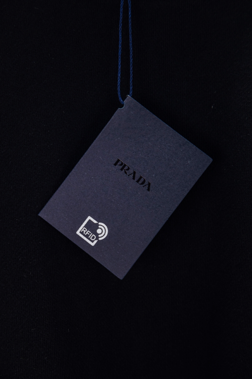 PRADA プラダ胸前立体三角丸首スウェット