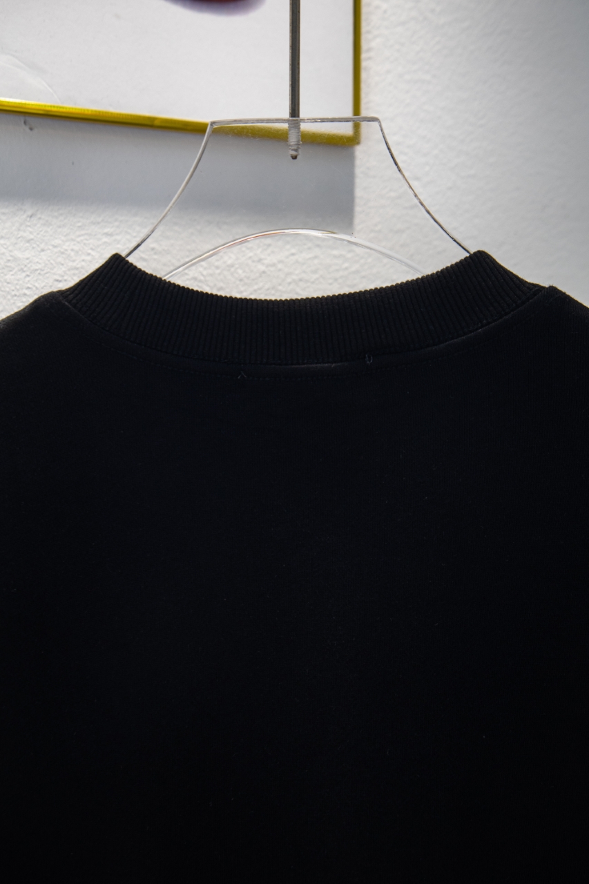 PRADA プラダ胸前立体三角丸首スウェット