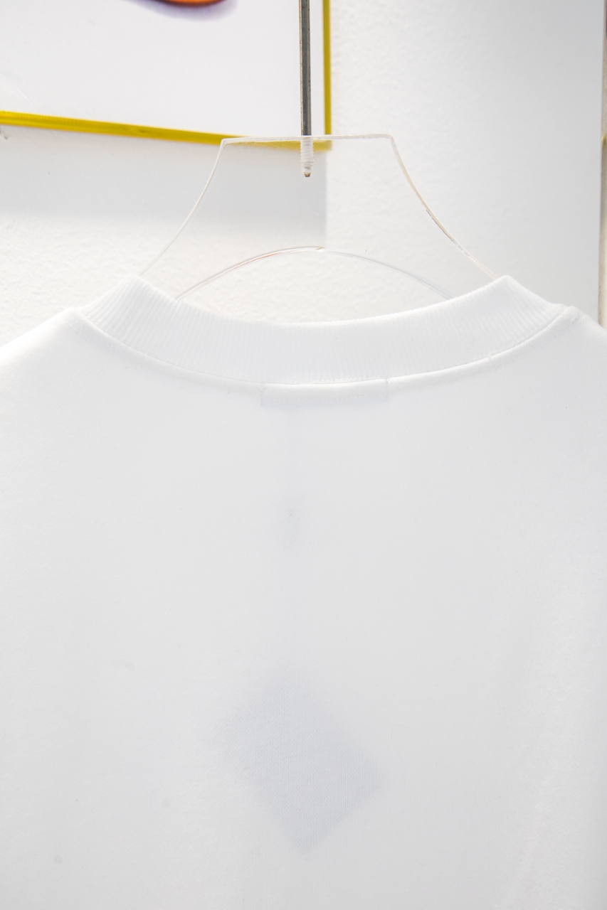 PRADA普拉达立体三角胸前衛衣 - 高品質400克純綿素材