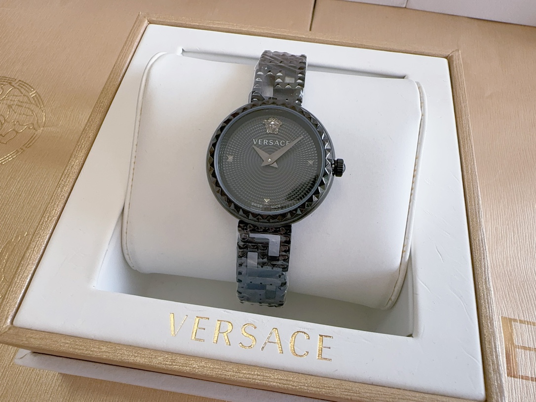 Versace GRECA GODDESS Watch: Dark Charisma, Modden Wave, Stylish Design. - 图片 4
