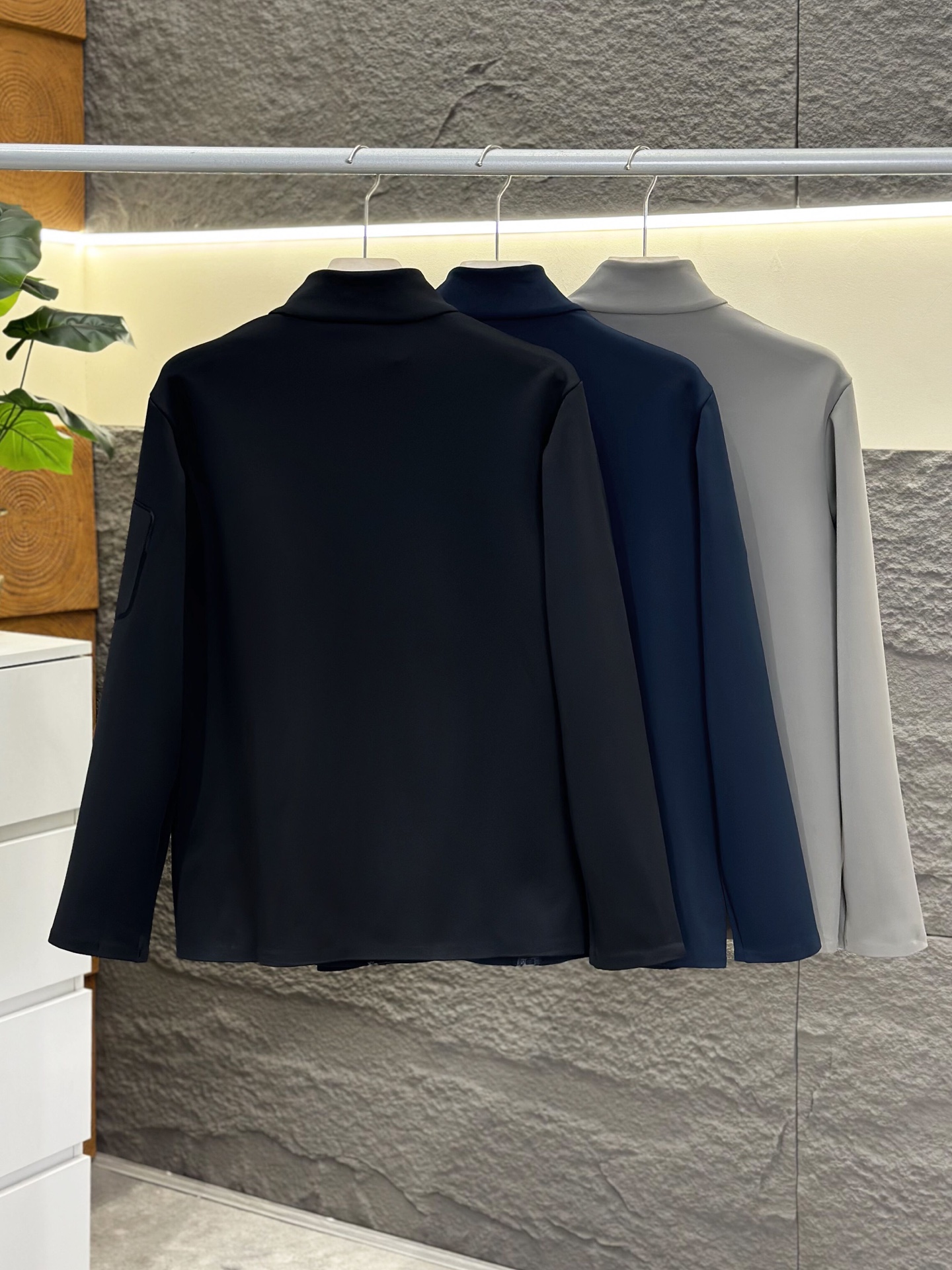 Alternative view of Jacket 00974
