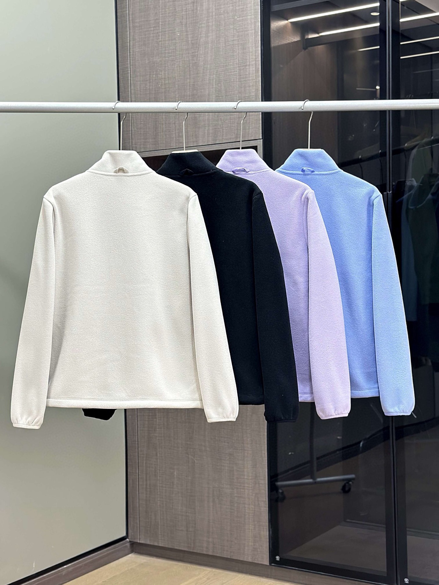 Alternative view of Jacket 00976