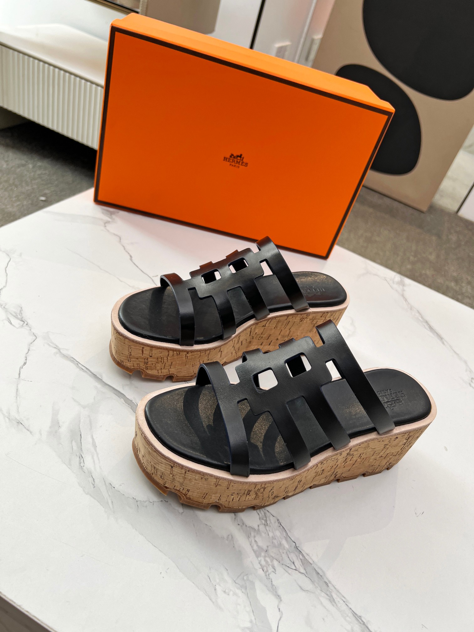 NO:234634,(Top version) Hermès, the style and workmanship materials are upgraded. Hermes's highest version of pure handmade shoes, top-grade product Hermes sponge cake shoes ————————————————————————————————————————————————————————————————————————————————————————————————————————————————————————————————————————————————————————————————————————————————————————————————————————————————  High-end customization, exclusive products, the industry's highest version uses Hermers upper imported cowhide   sheepskin lining (pursuing top walking comfort) ~~ Packaging full set of original packaging ━━━━━━━ size35-41 (42) Customized without return or replacement, sandals, hermes, hermes, sandals, cowhide, sheepskin19860909（顶级版本）Hermès ,版型做工材料升级. Hermes市场最高版本纯手工鞋 顶级产品爱马仕松糕鞋 ——————————早春新款原版一样, 师傅级纯手工打造 ！高端定制,独家产品,行业最高版本采用Hermers鞋面意大利进口牛皮 羊皮内里（追求顶级行走舒适度）～～ 包装全套原包装━━━━Hermes━━━━━ size35-41（42）定做不退不换,凉鞋,hermes,hermes,sandals,cowhide,sheepskin,Women's Shoes